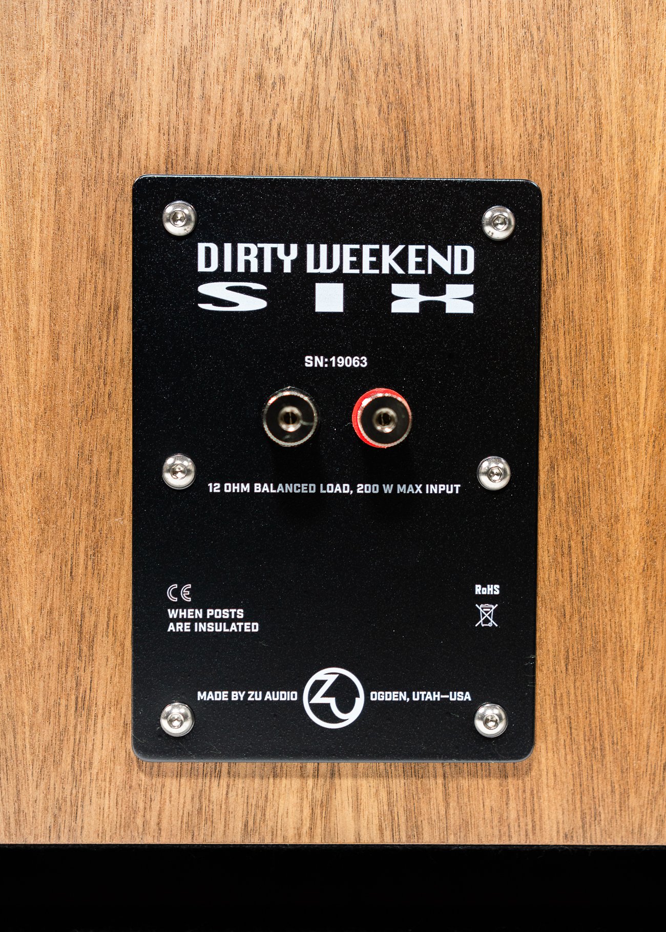 Photo of Zu DW-6 nameplate.