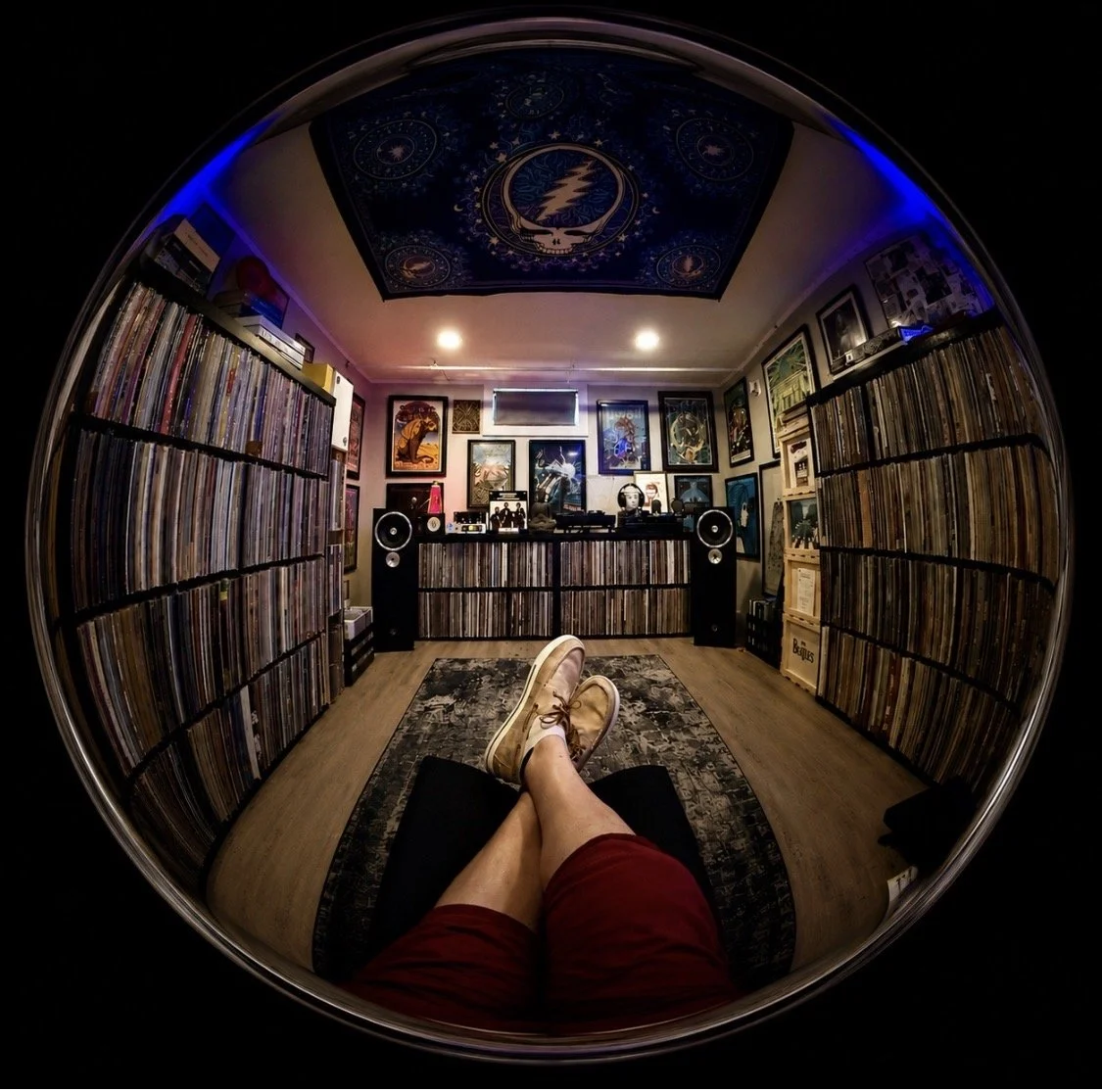 Technics SL-100C-K turntable Audio-Technica AT-VM95SH (Shibata) cartridge 300g record weight Pro-Ject Tube Box S2 with TELEFUNKEN Black Diamond ECC83-TK matched pair Yaqin MC-13S tube amplifier PSVANE  Art TII 12AU7 matched & Genalex Gold Lion 12AX7 