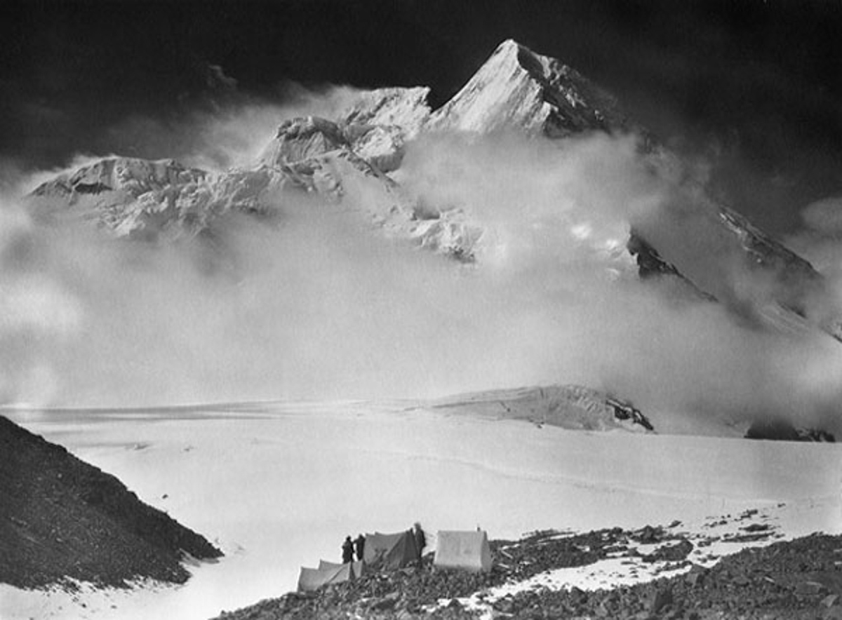 Vittorio Sella. Sella Pass, Broad Peak and Godwin Austen Glacier. Baltistan, 1909