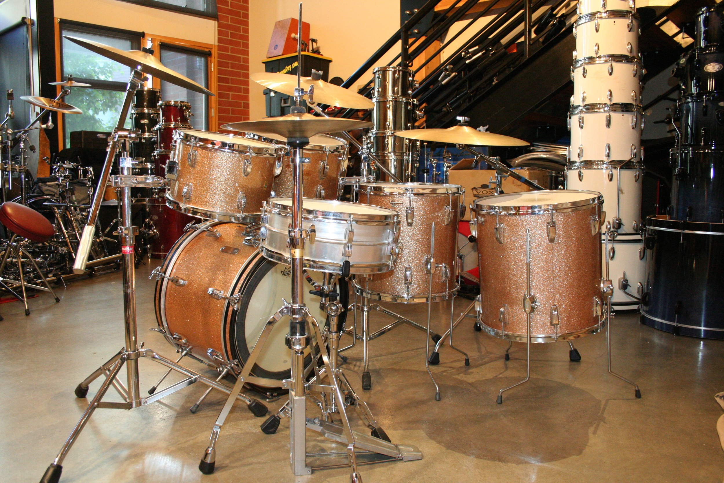 Vintage 1965 Ludwig Super Classic in Champagne Sparkle