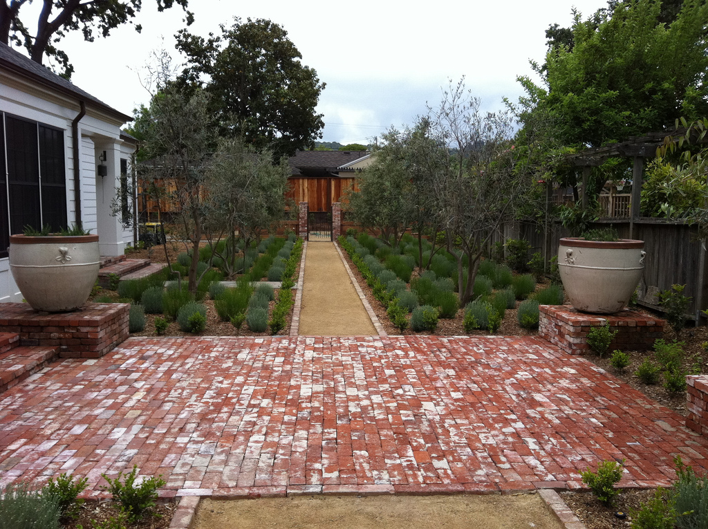 STONE PATHS & BRICKWORK