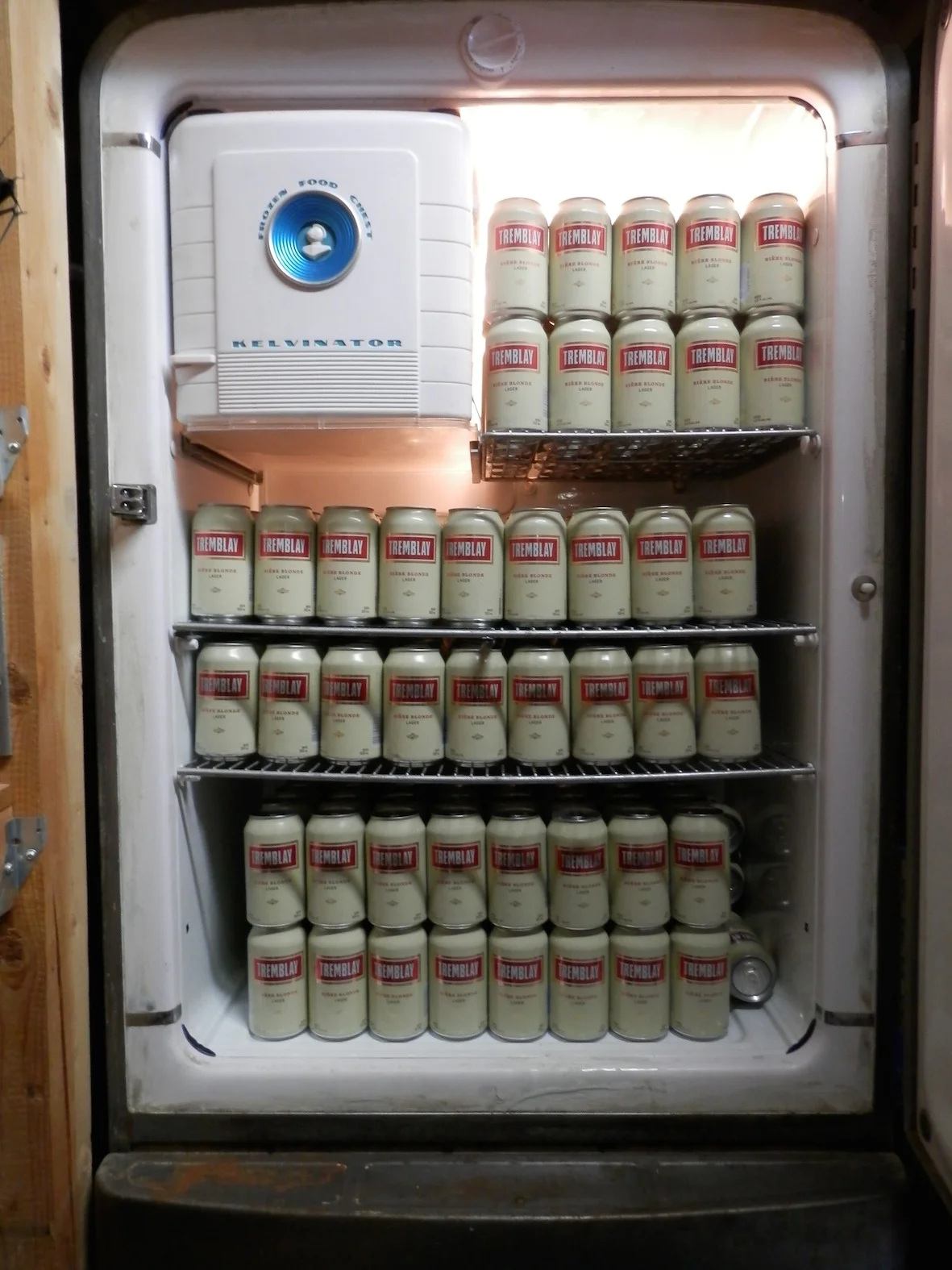  One of the many benefits of beeing a regular in the LFA. We never run out of beers at our parties. (photo JFD) 