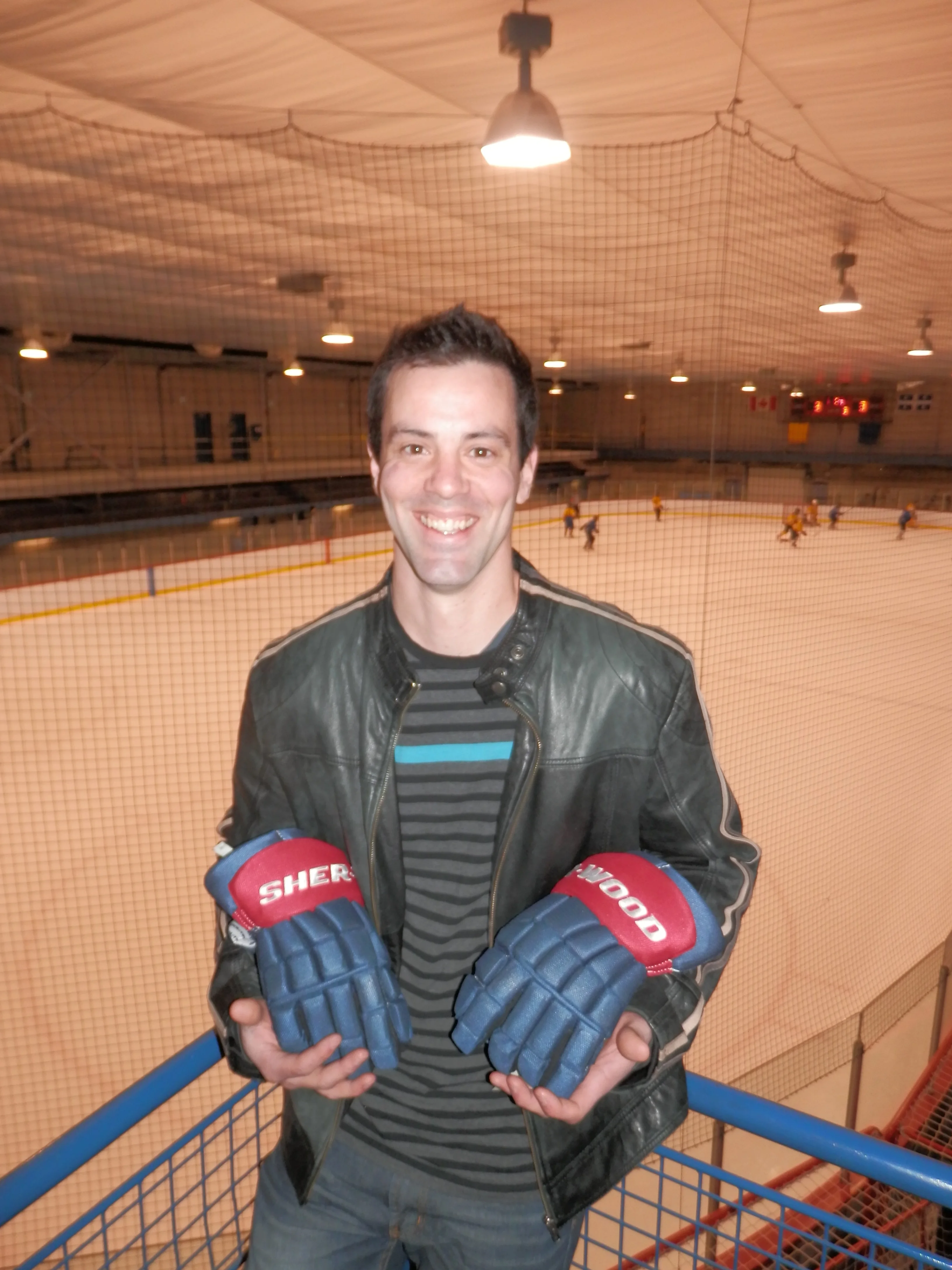  Patrick Bouchard fier nouveau père de jumelles et gagnant du joueur du mois LFA propulsé par Sher-Wood (photo JFD) 