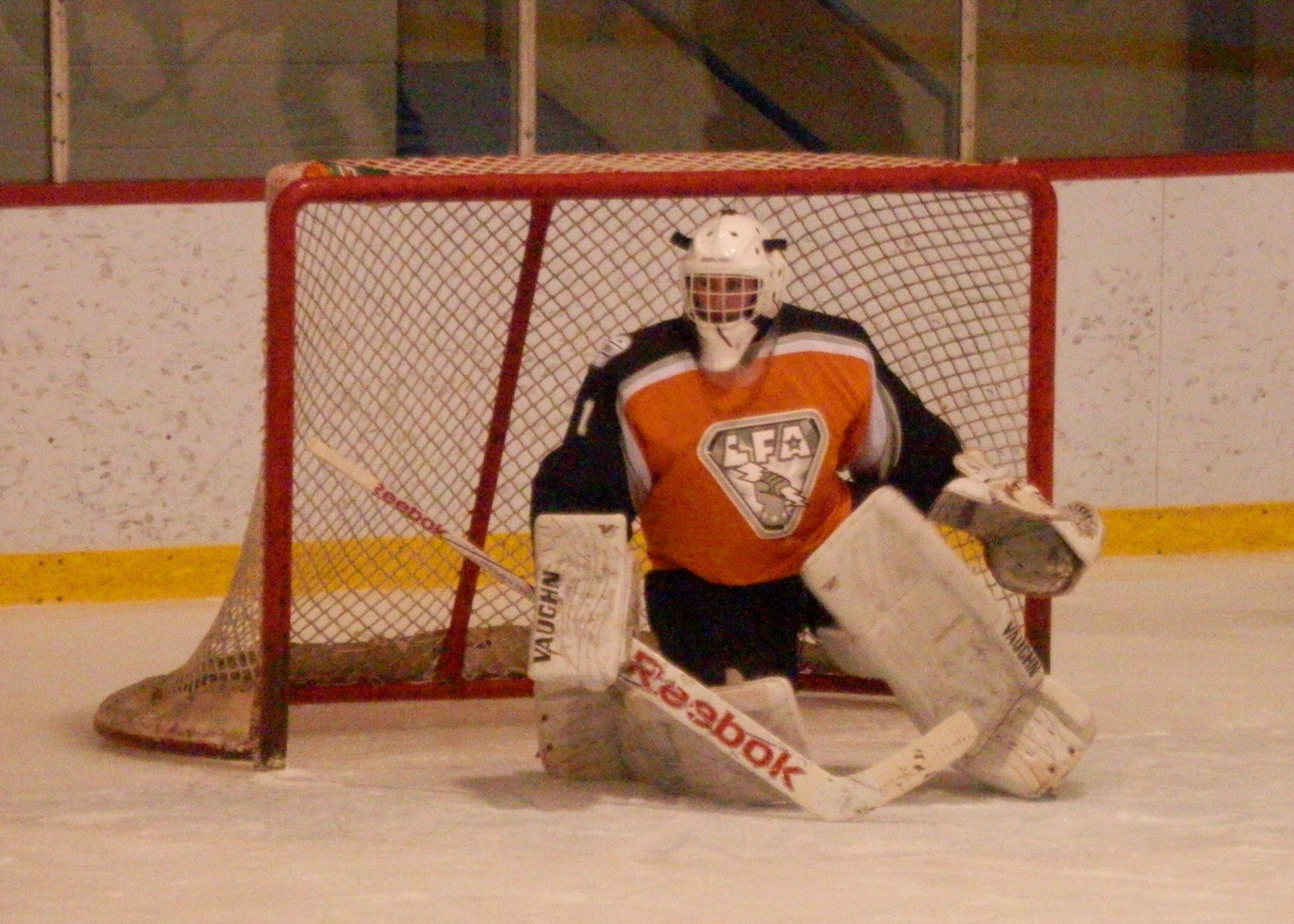 MJA "RUNNER-UP" POUR LE JOUEUR DU MOIS LORS DU PREMIER MATCH OÙ NOS NOUVEAUX UNIFORMES FURENT PORTÉ.(PHOTO par LARRY)