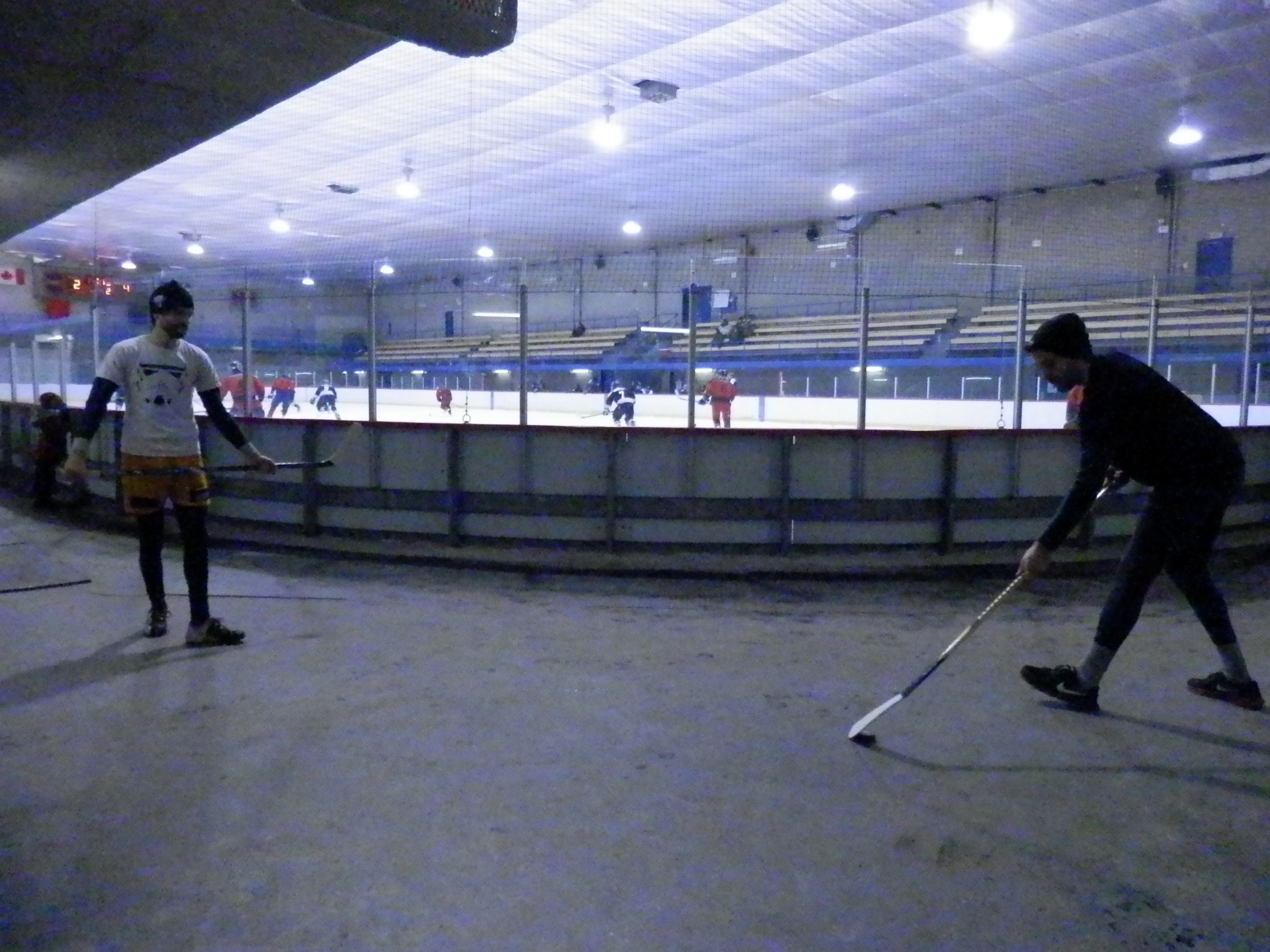 Arnaud & Jacob from the vipers in one of their many pre-game rituals (photo jfd)