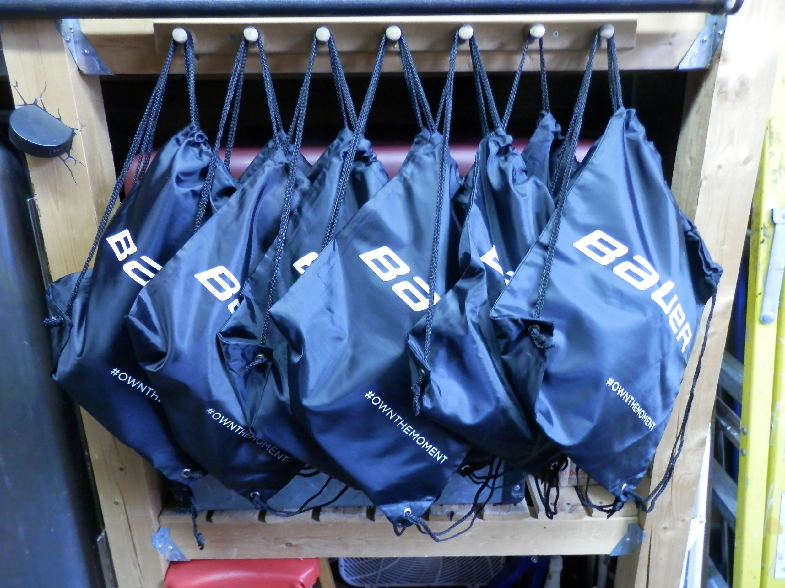  cadeaux de bienvenues dans la LFA, gracieusetés de la ligue et ses partenaires de chez Hockey Experts Rockland, donnés lors du bbq pré-saison 