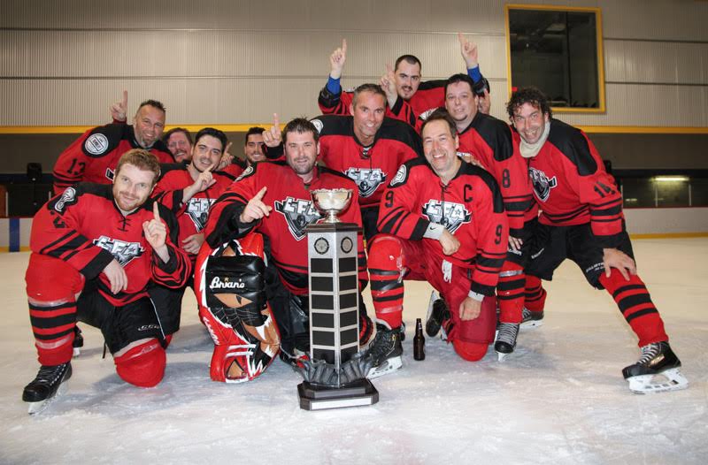Les premiers champions de l'histoire de la coupe LFA d'été édition 2015, les Tomahawks de Rouge Horizon & co. (photo Michael Wees)
