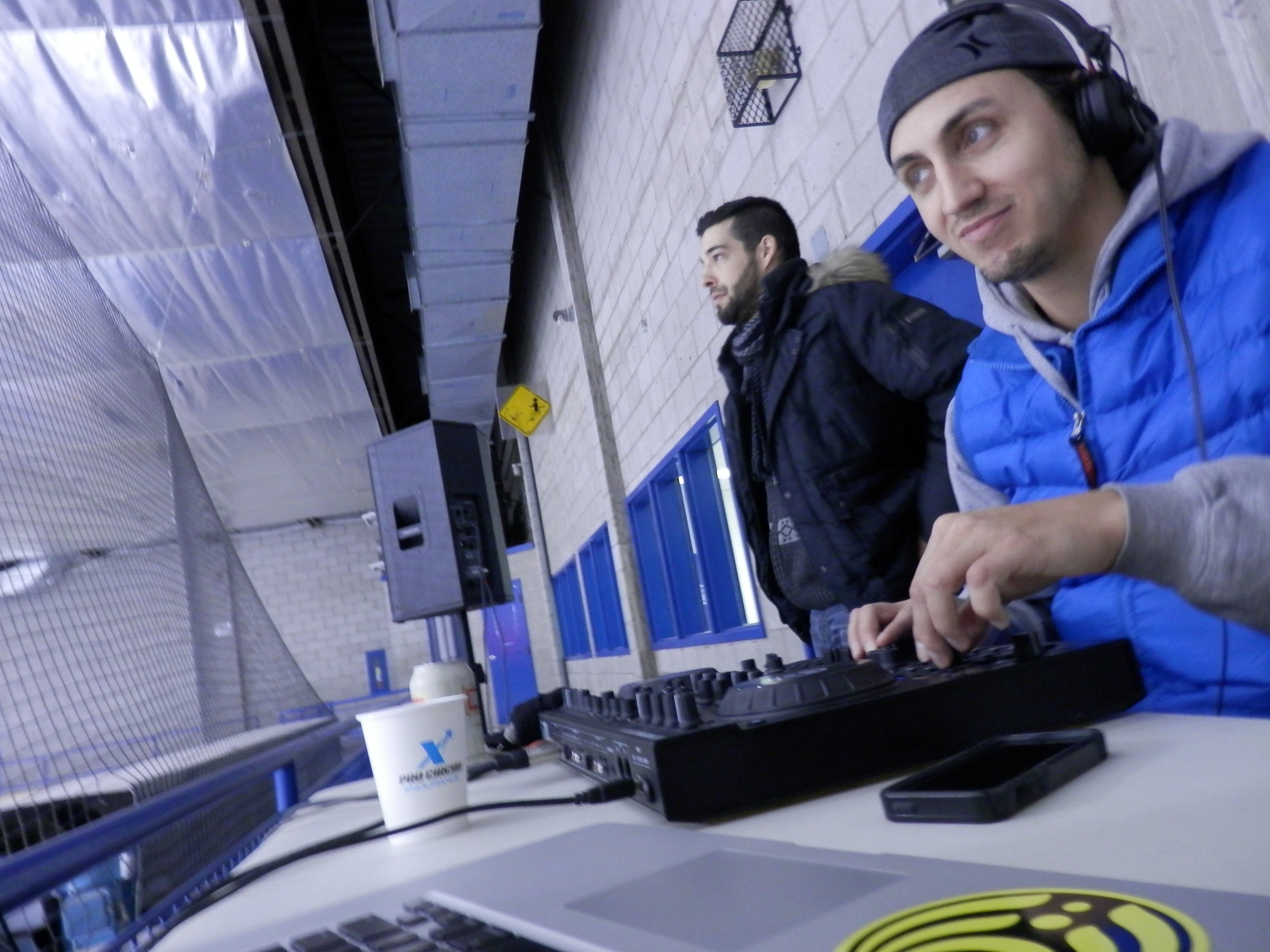 Joel "angel face" Marceau, doing is thannng ! Avec big J looking on (photo JFD)