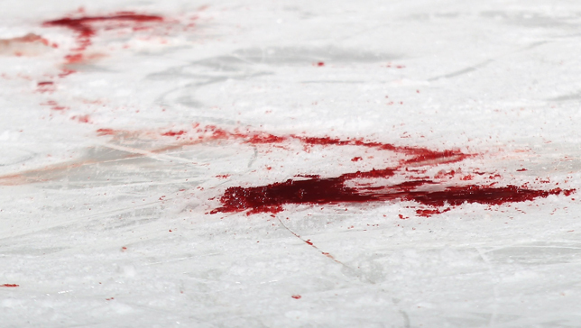 Accidents are part of hockey. With the help of LFA brothers, Ludovic Helias' injury had been managed until the ambulance's arrival. (Photo google)