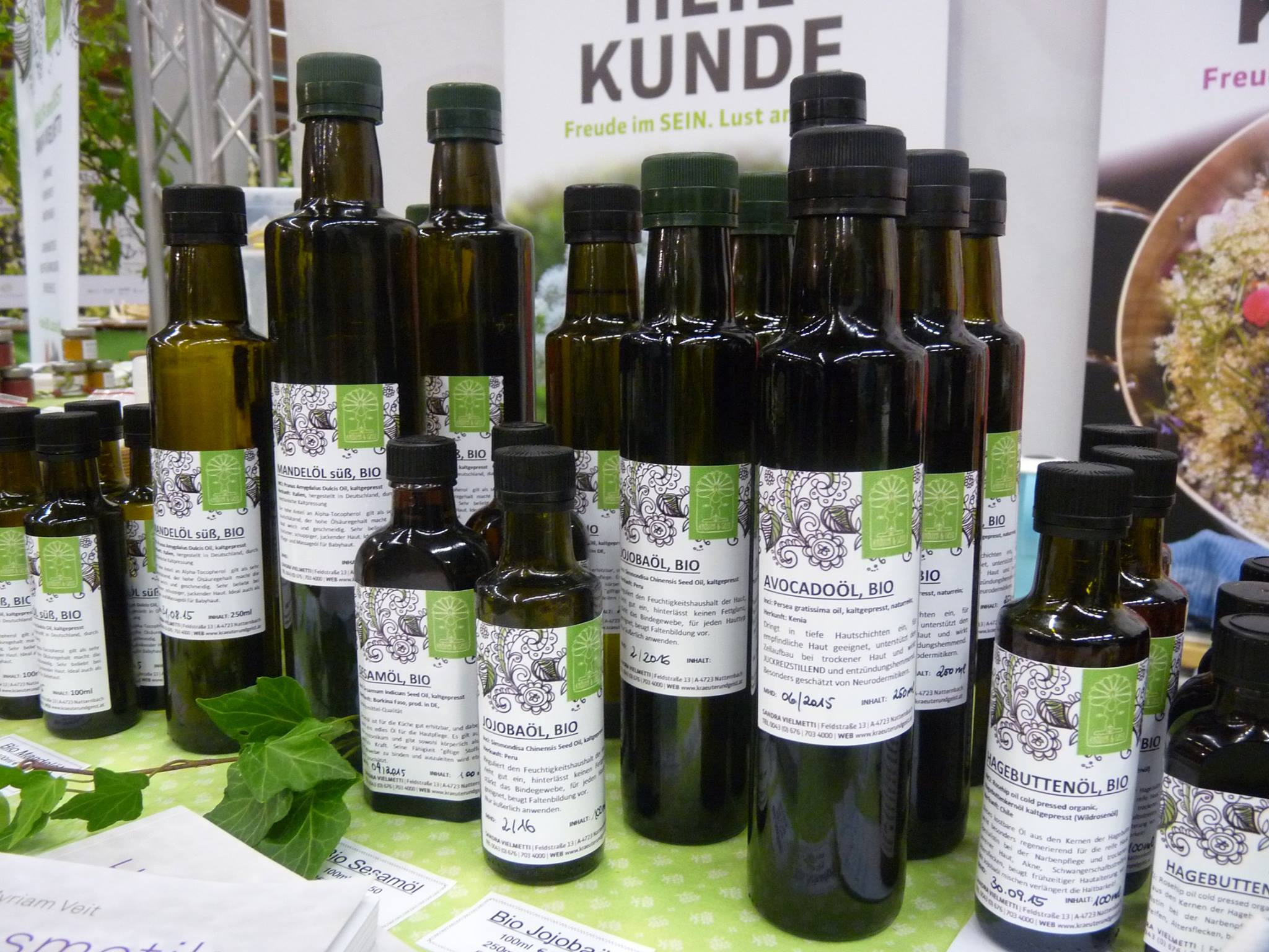 Sandras Bioöle findet man nur in Glasflaschen