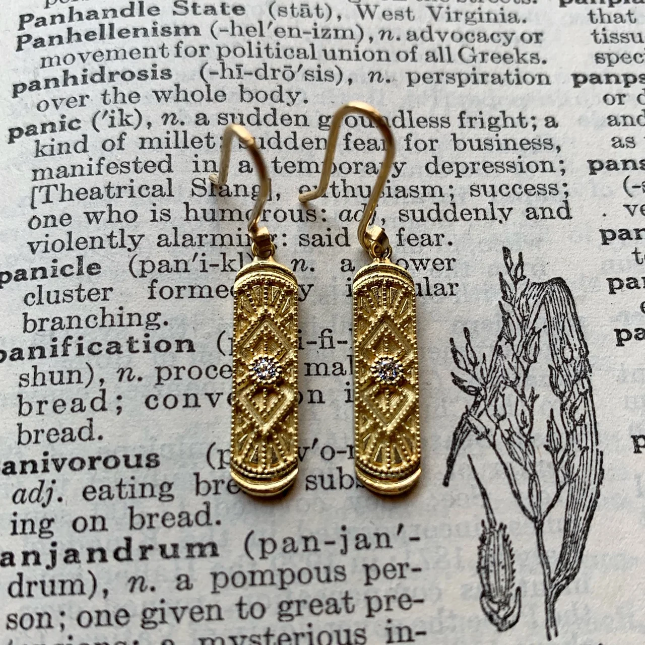Reenie_Earrings_18kYellowGold_Quercus.JPG