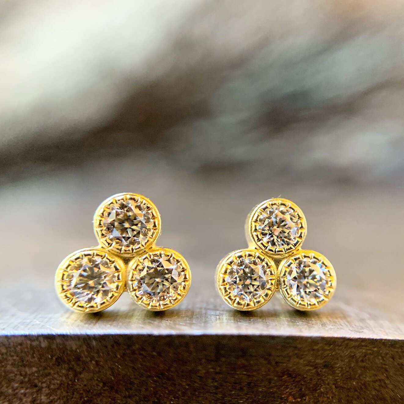 Quercus-Raleigh-NC-18k-gold-Canadian-Diamond-Cluster-Stud-Earrings.JPG