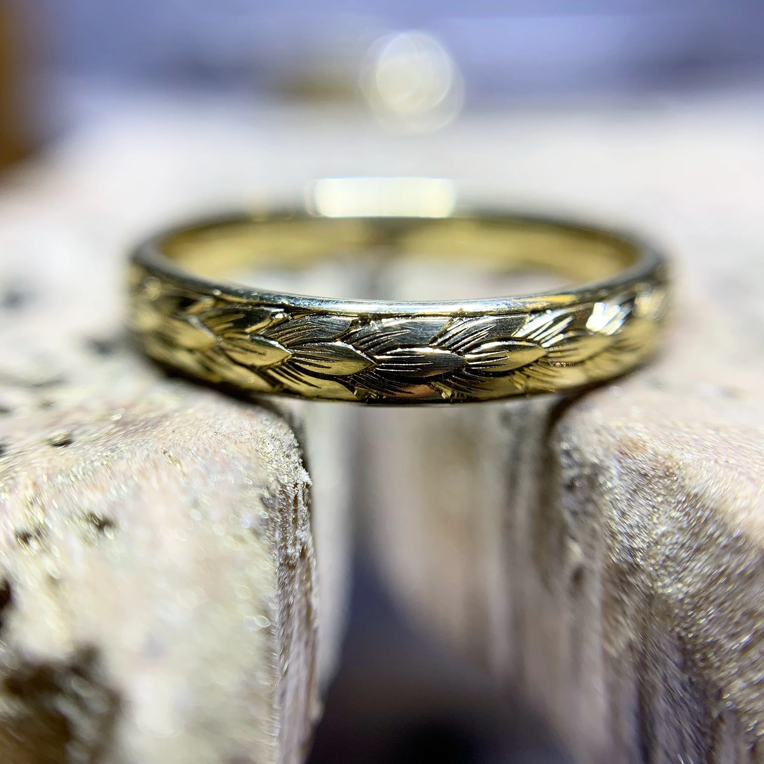 Hand-engraved-18k-Gold-Modern-Wheat-Pattern-Wedding-Band.JPG