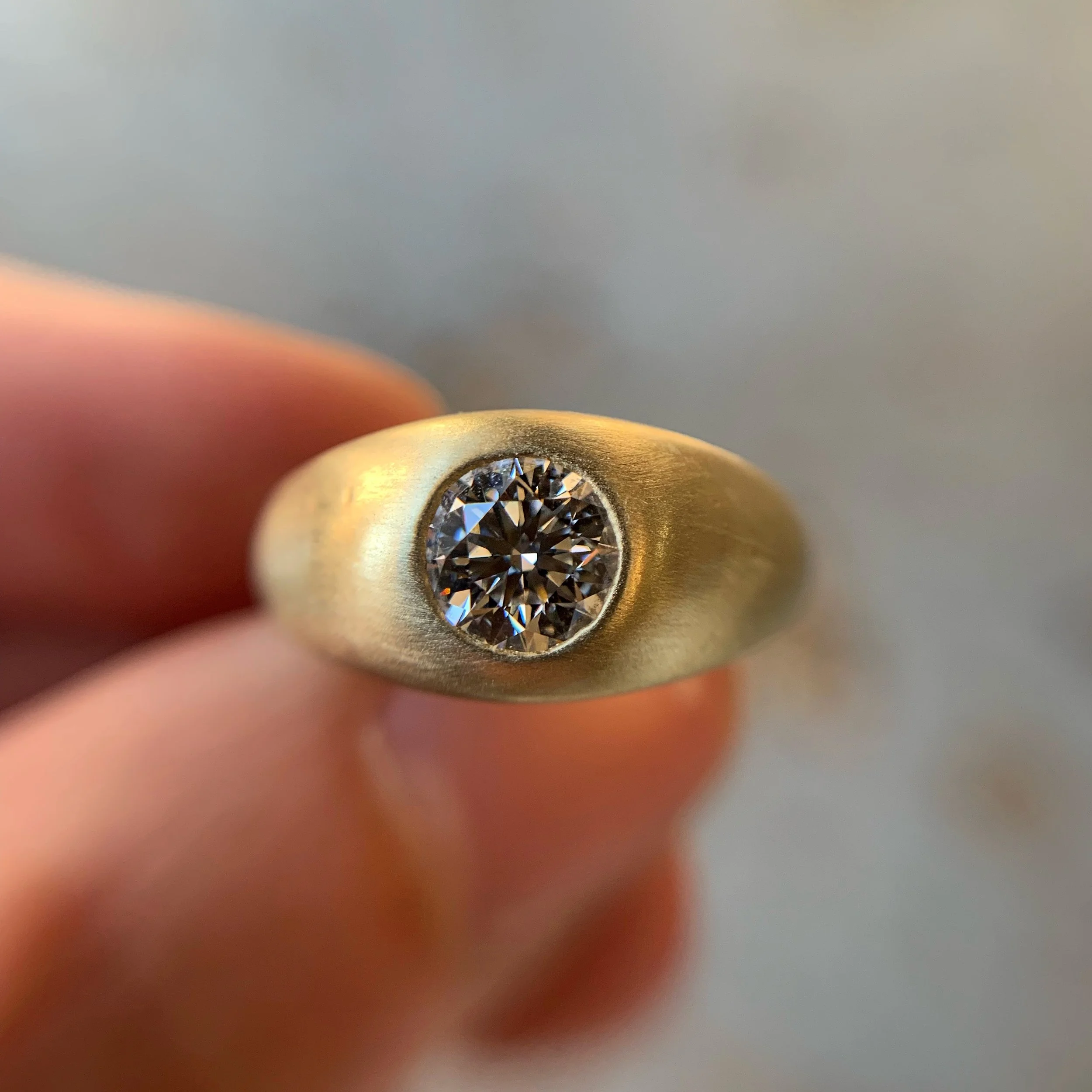 Diamond-Signet-Ring-18k.JPG