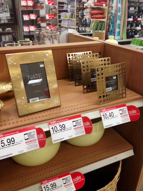 Nate Berkus frames that make me want to swap out every frame in my house for gold ones. 
