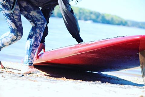Never drag the board or lift with your back or just your arms!