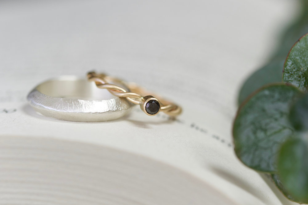 4mm+ridge+and+diamond+rope+ring+on+book+small.jpg