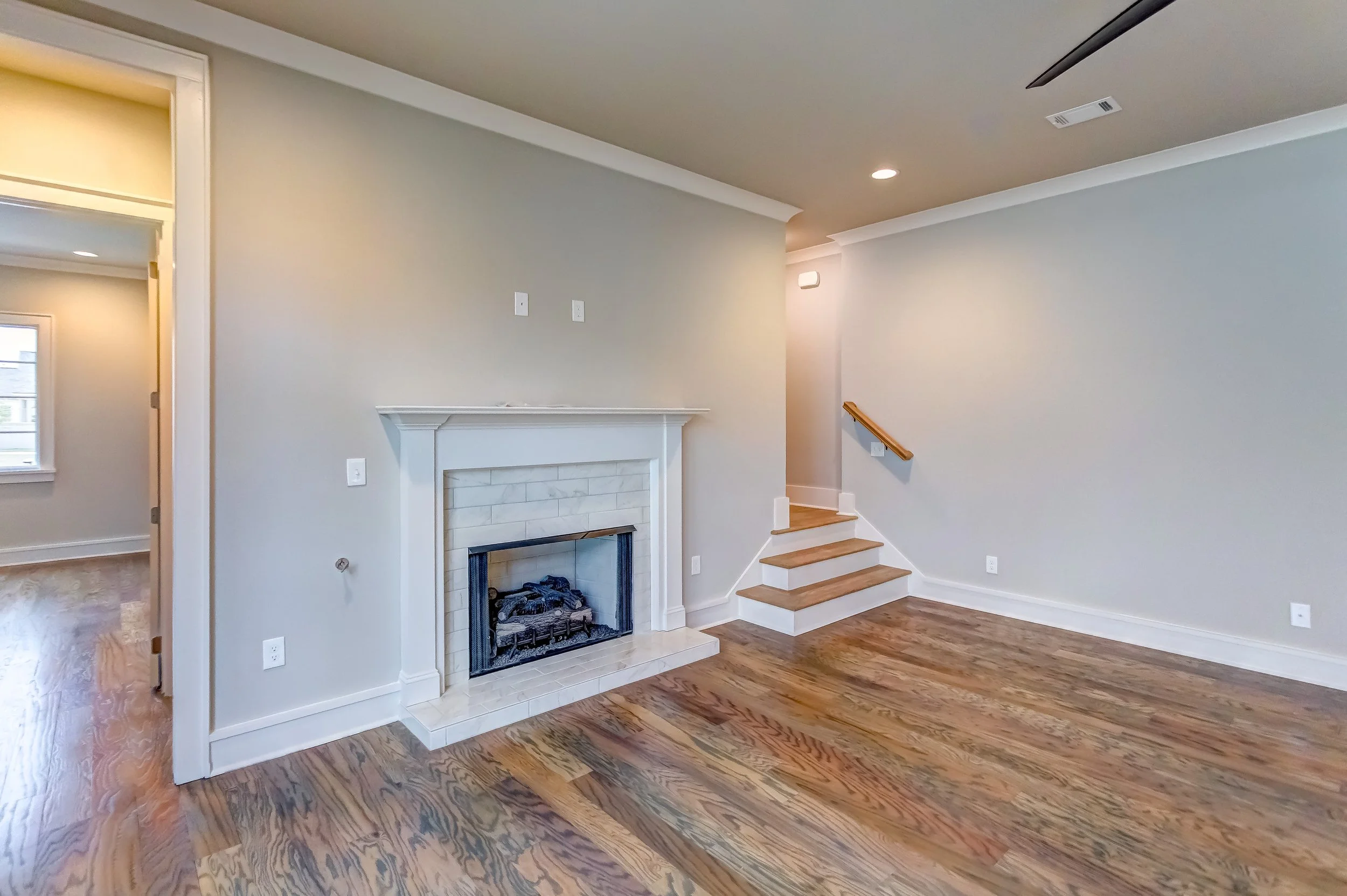 4549 BroadwickSt-021-20251030-0618And4more.jpg