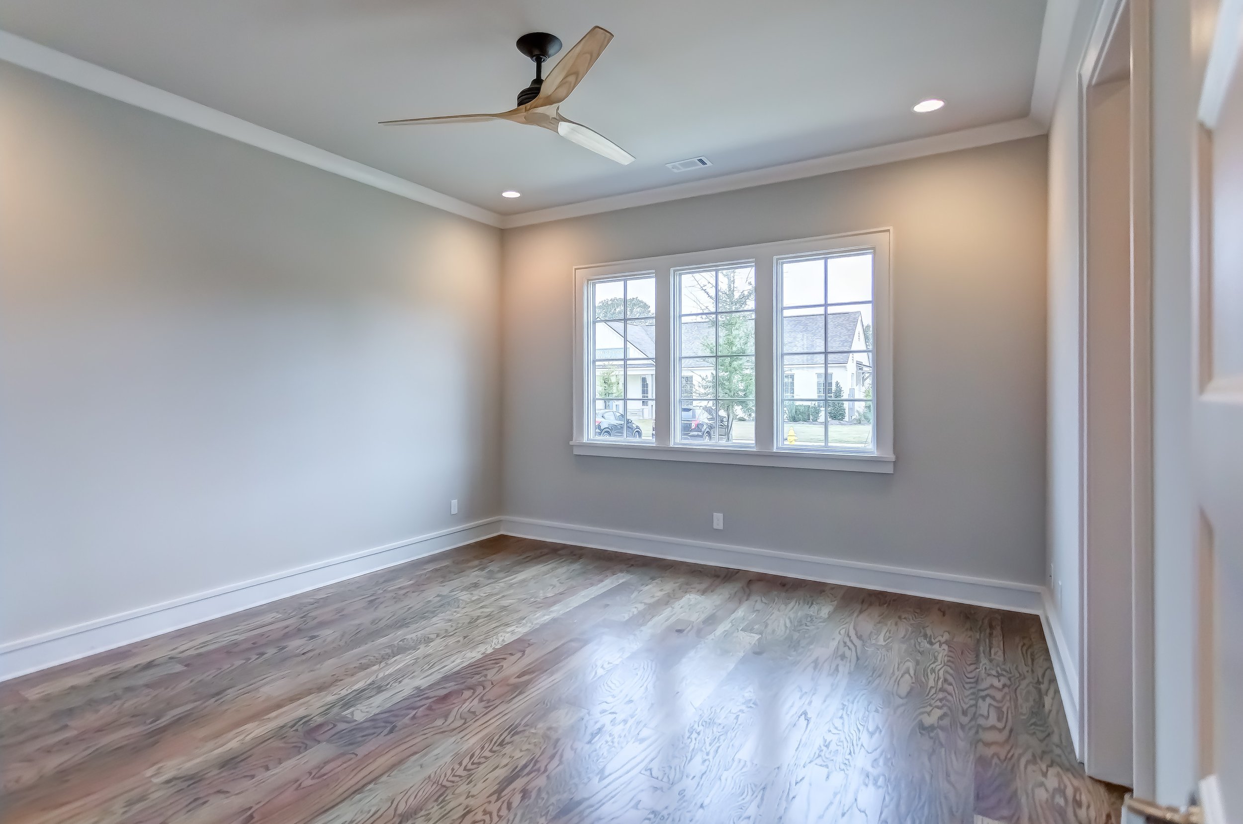 4549 BroadwickSt-131-20251030-0728And4more.jpg