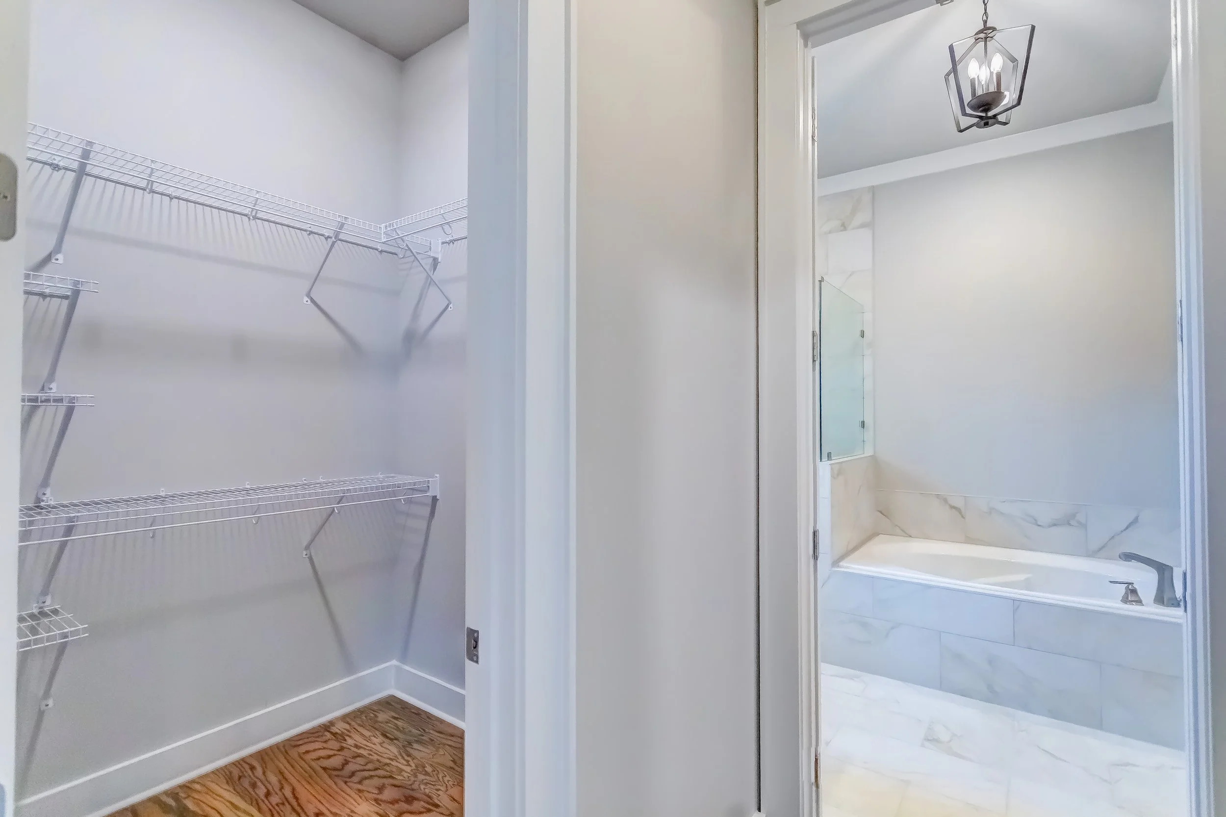 4549 BroadwickSt-146-20251030-0743And4more.jpg