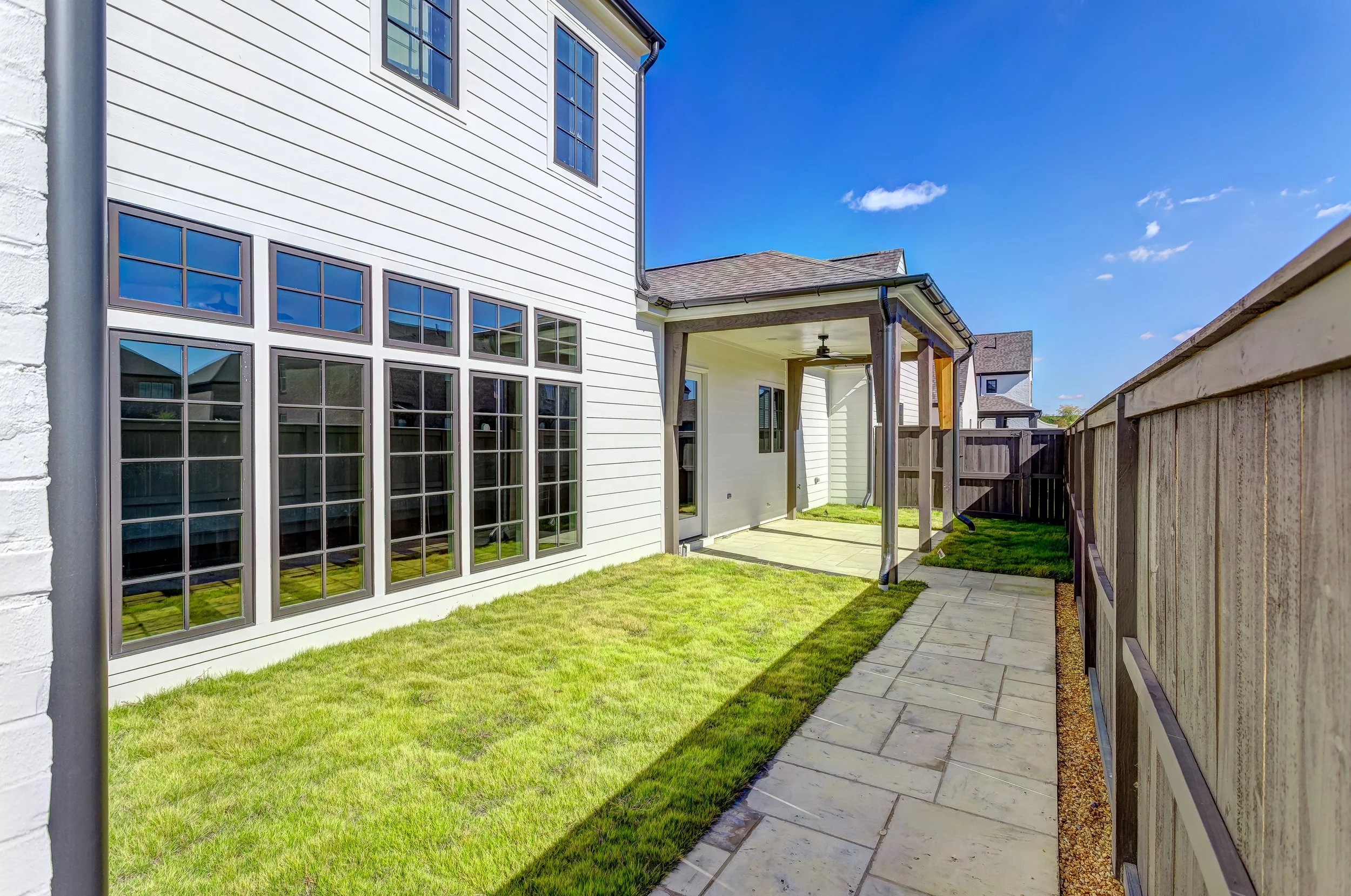 4549BroadwickSt-011-20251031-1451And4more.jpg