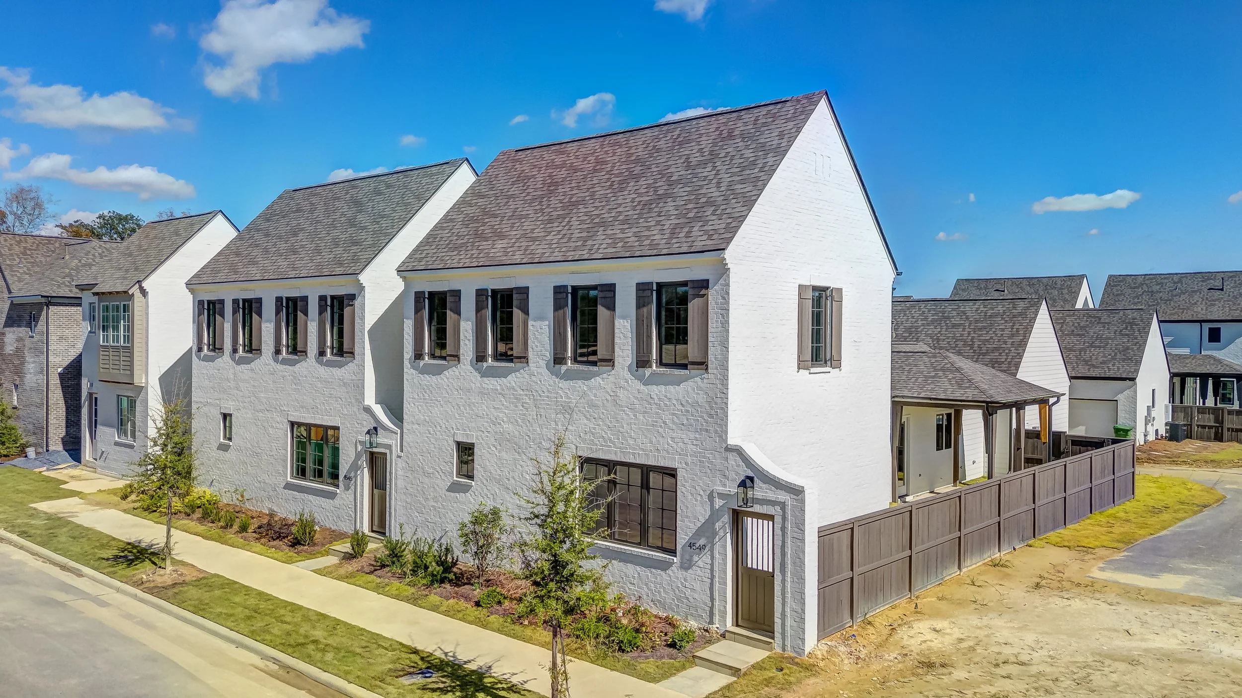 4549BroadwickSt-500-20251031-And4more.jpg