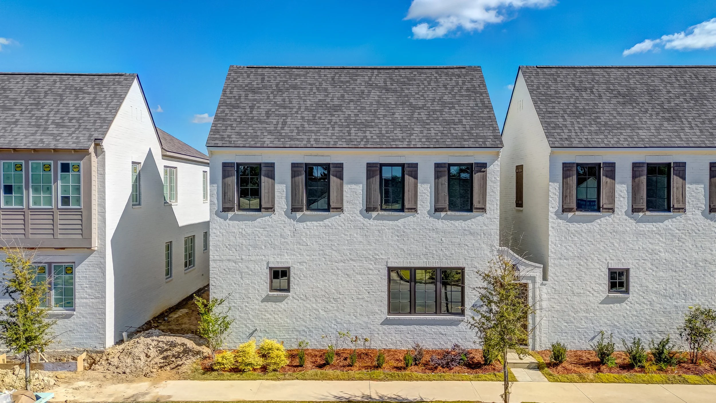 4545BroadwickSt-500-20251031-And4more-Edit.jpg