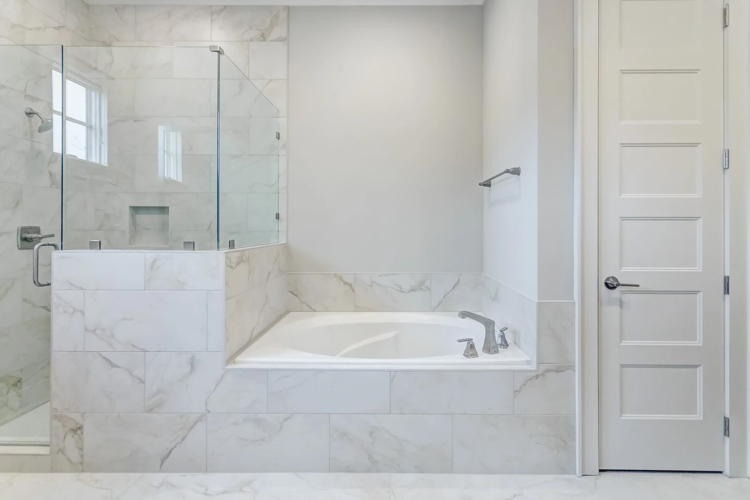 4545BroadwickSt-161-20251030-0758And4more.jpg