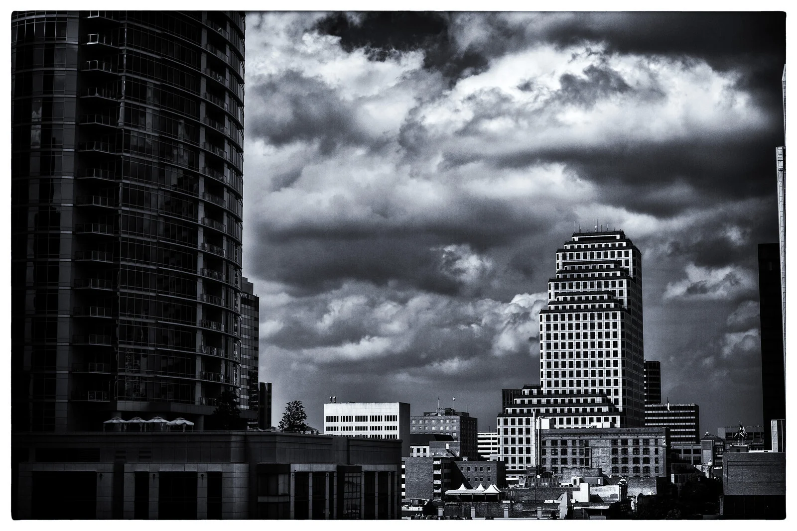      

 
  B&W Austin Skyline
 






















     
