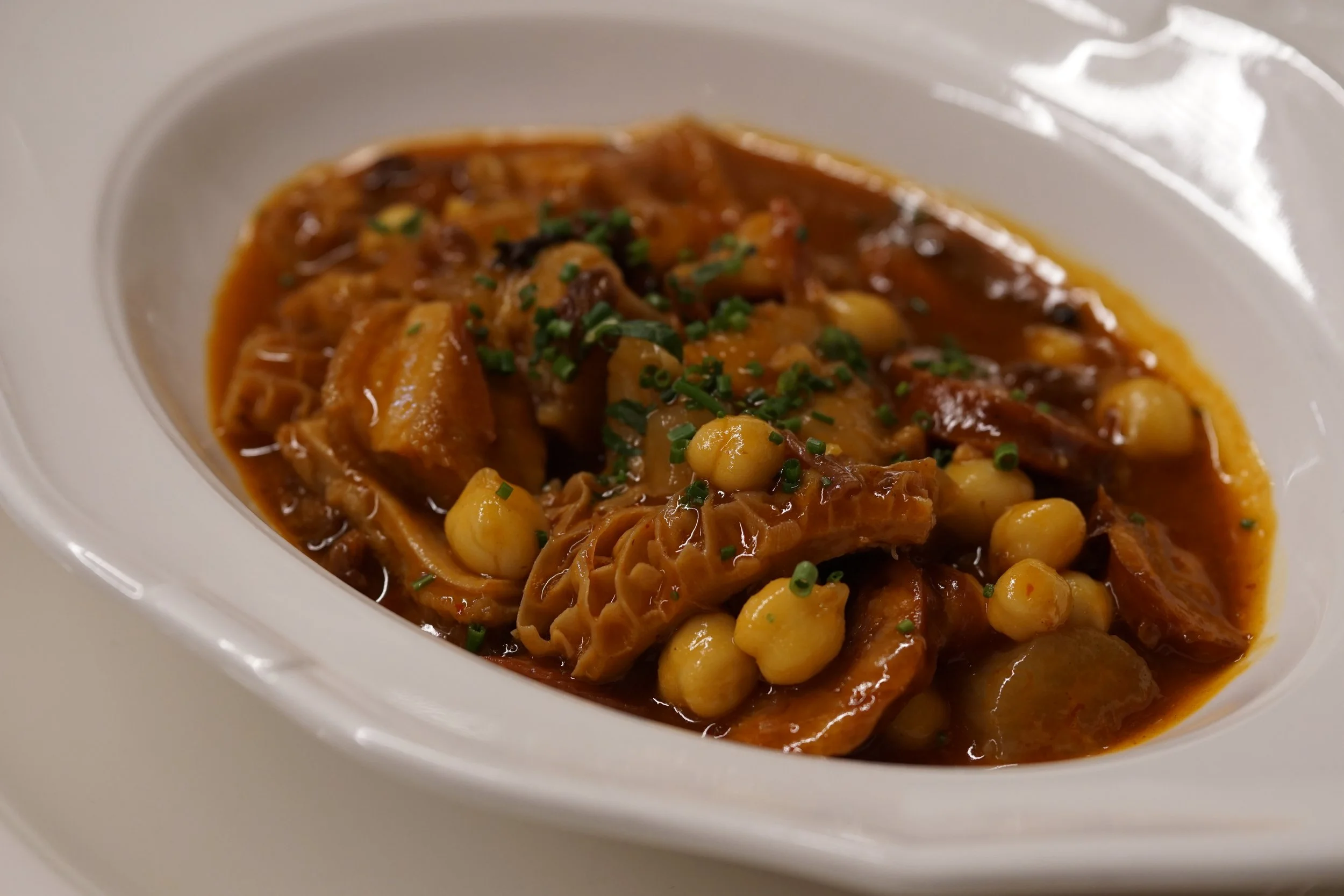 Callos con garbanzos