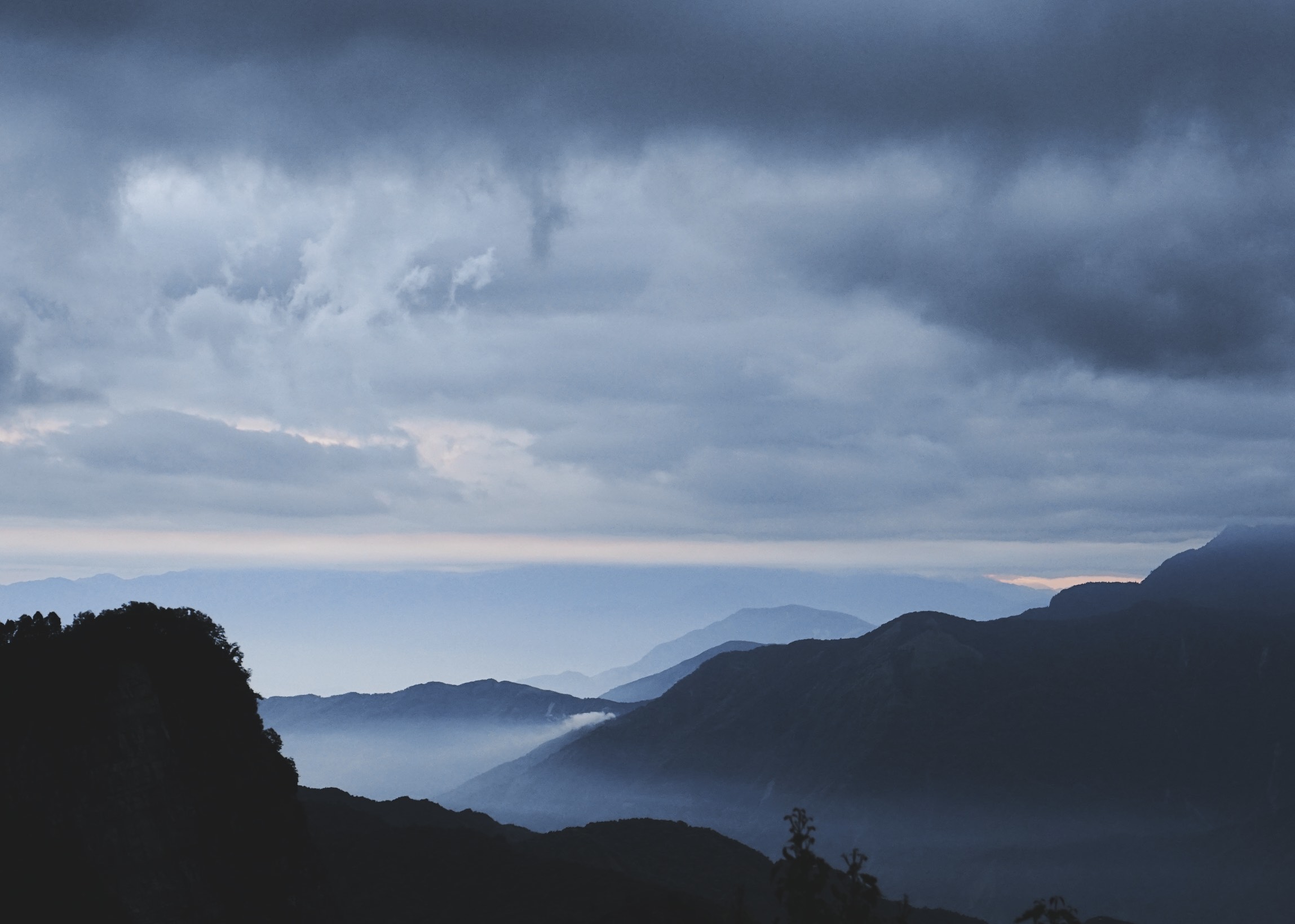 Alishansunrise_hike_taiwan_ripejournal1
