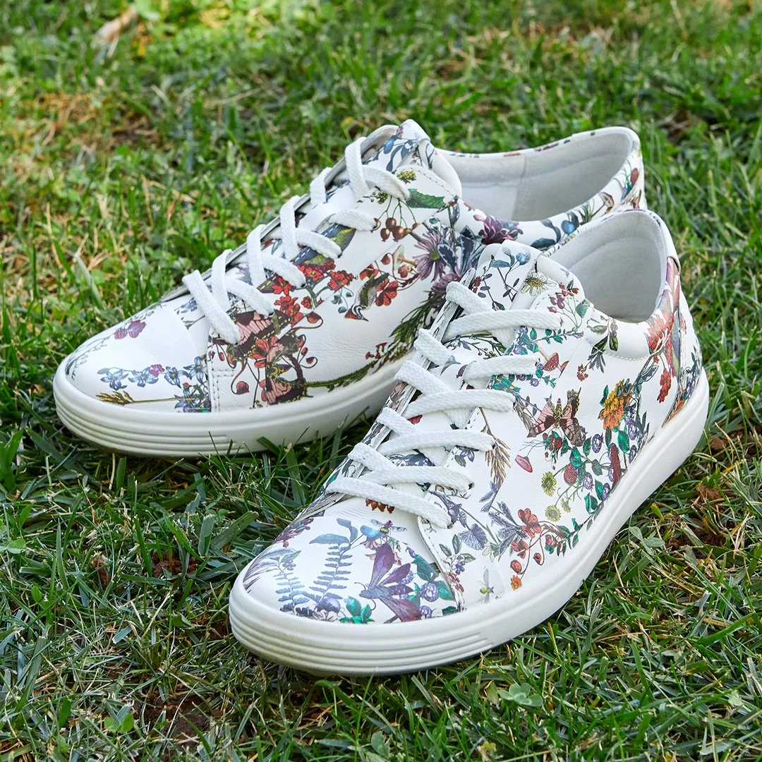  Kristjana S Williams | ECCO 