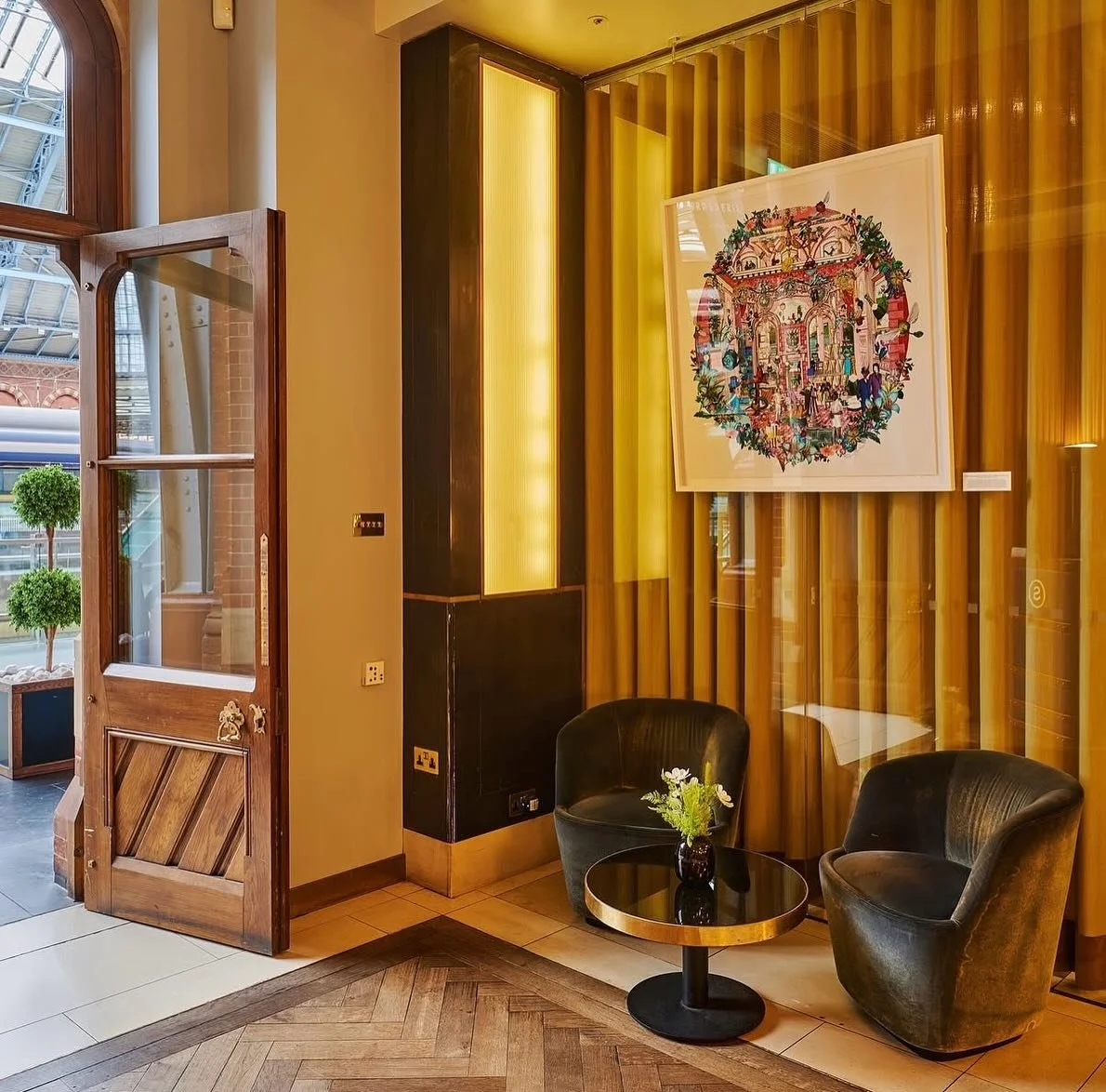 Richly detailed and beautifully layered new commissions by @kristjanaswilliams for @searcyslondon St Pancras location

www.outlineartists.com

#kristjanaswilliams #searcys #collage #fineart #londonartist