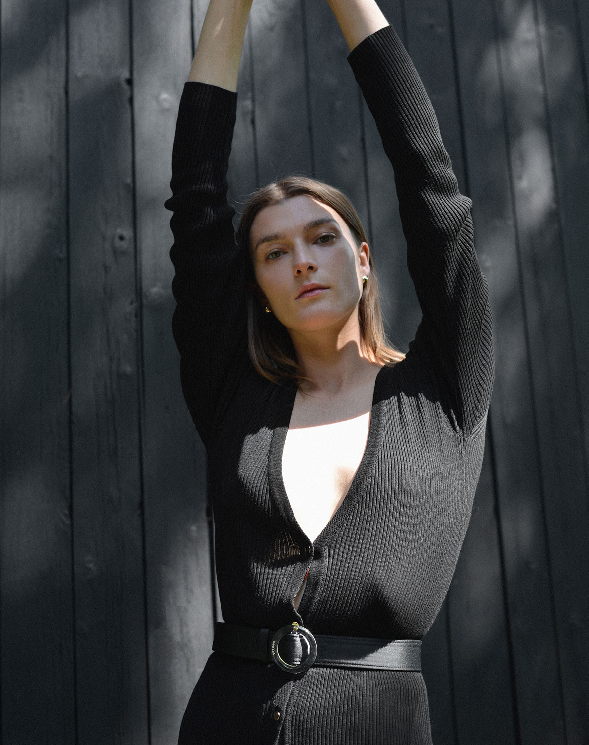 SS18_LuciteBuckleBelt_Noir_.jpg