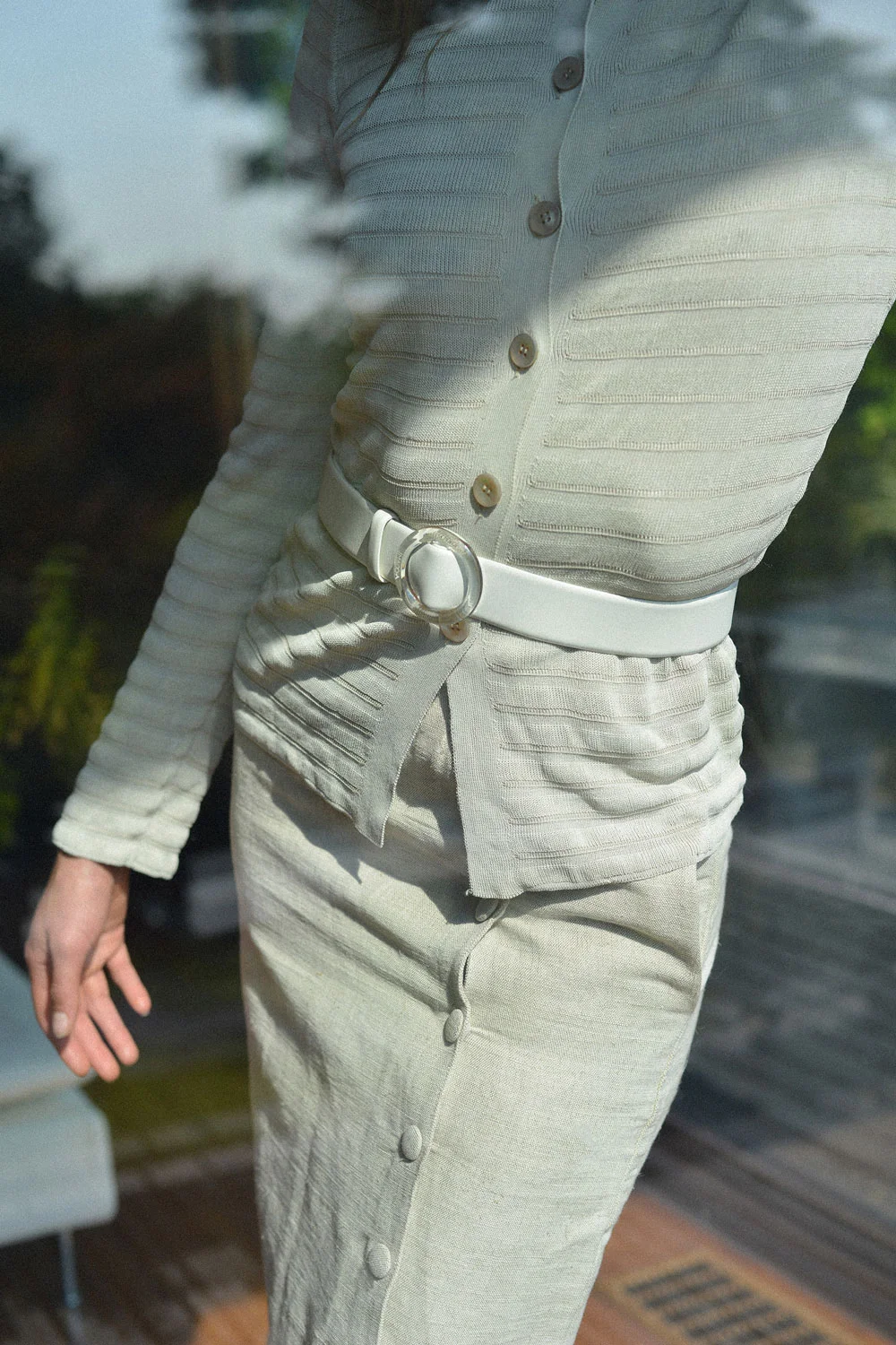 SS18_LuciteBuckleBelt_Blanc_.jpg