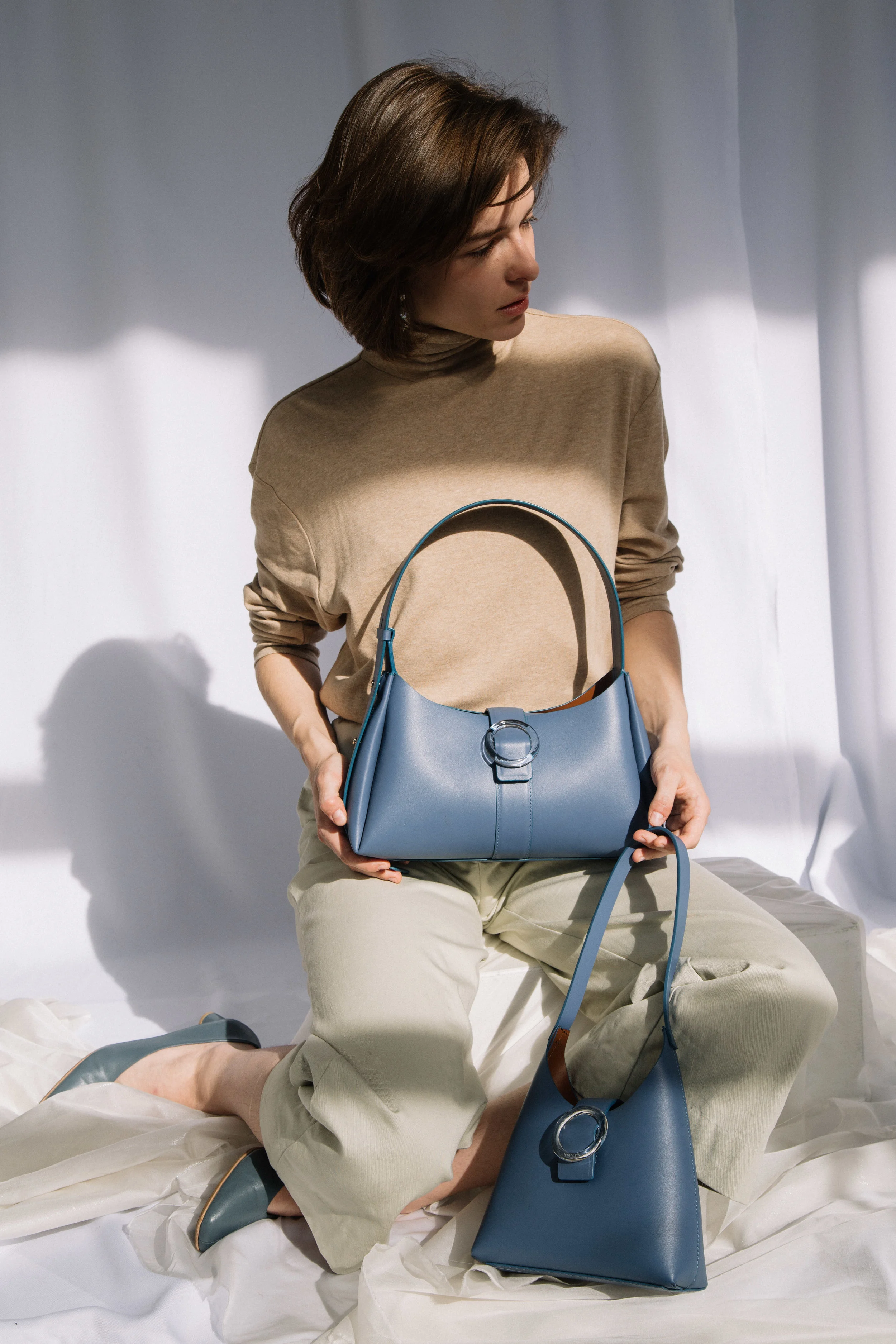 LuciteBuckleShoulder&Mini_Bleu.jpg