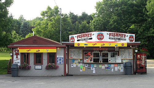 The Fishnet, Blue Hill's version of a clam shack. (Photo Credit:WikiImages)
