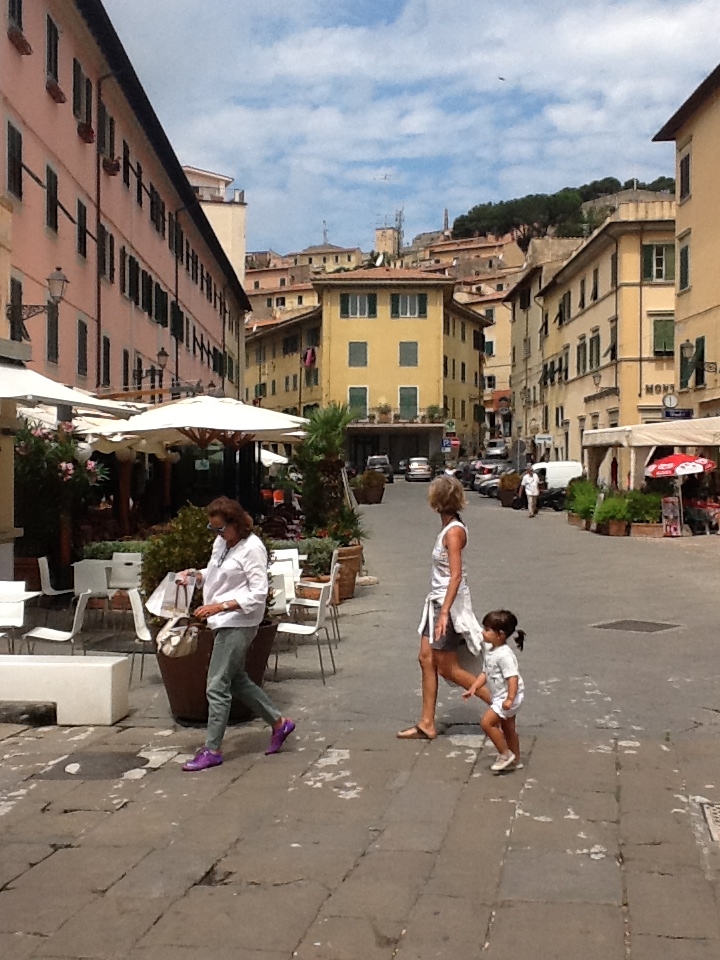 Midday downtown in Portoferraio