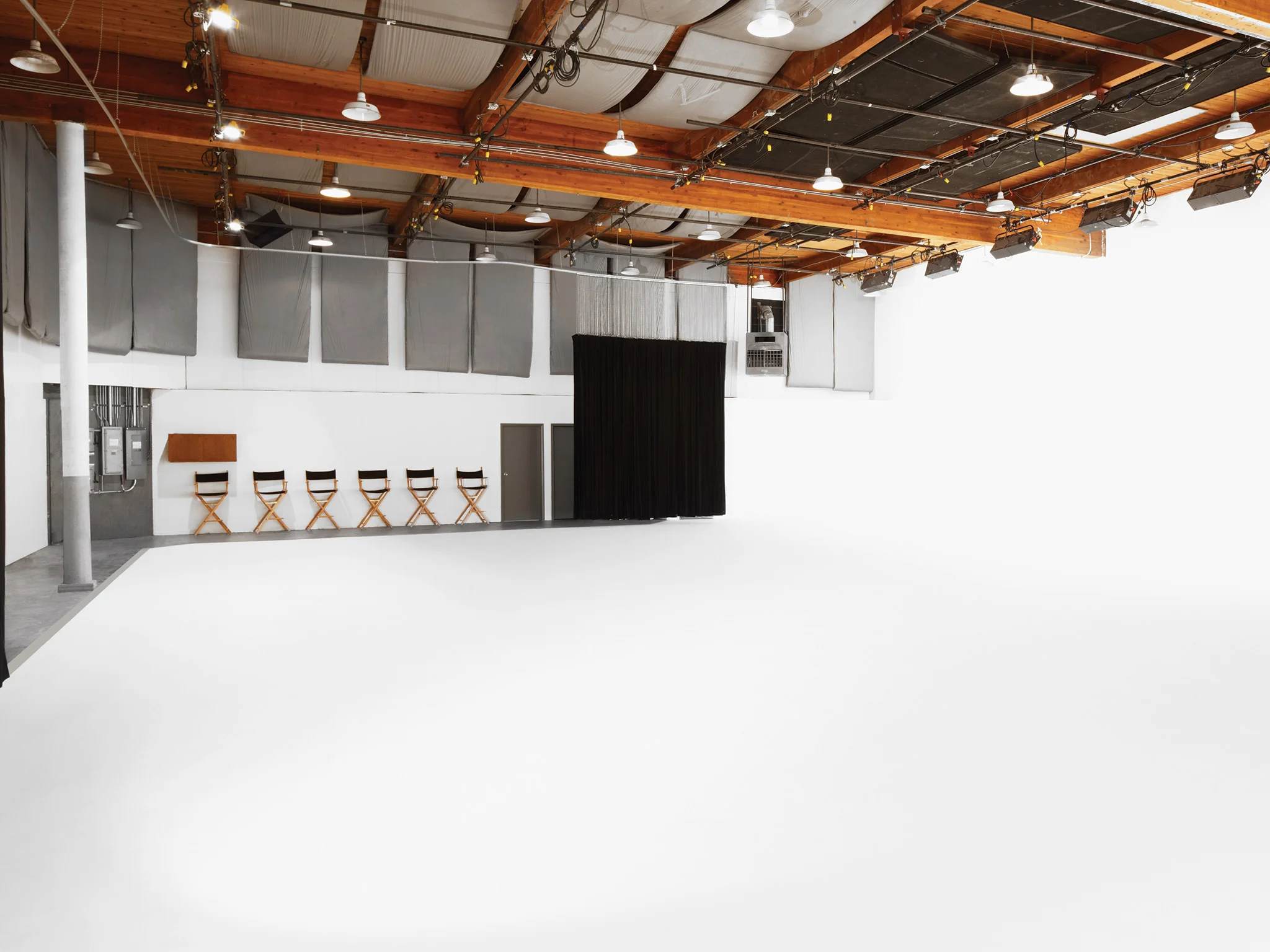 studio-rental_bg_002.jpg