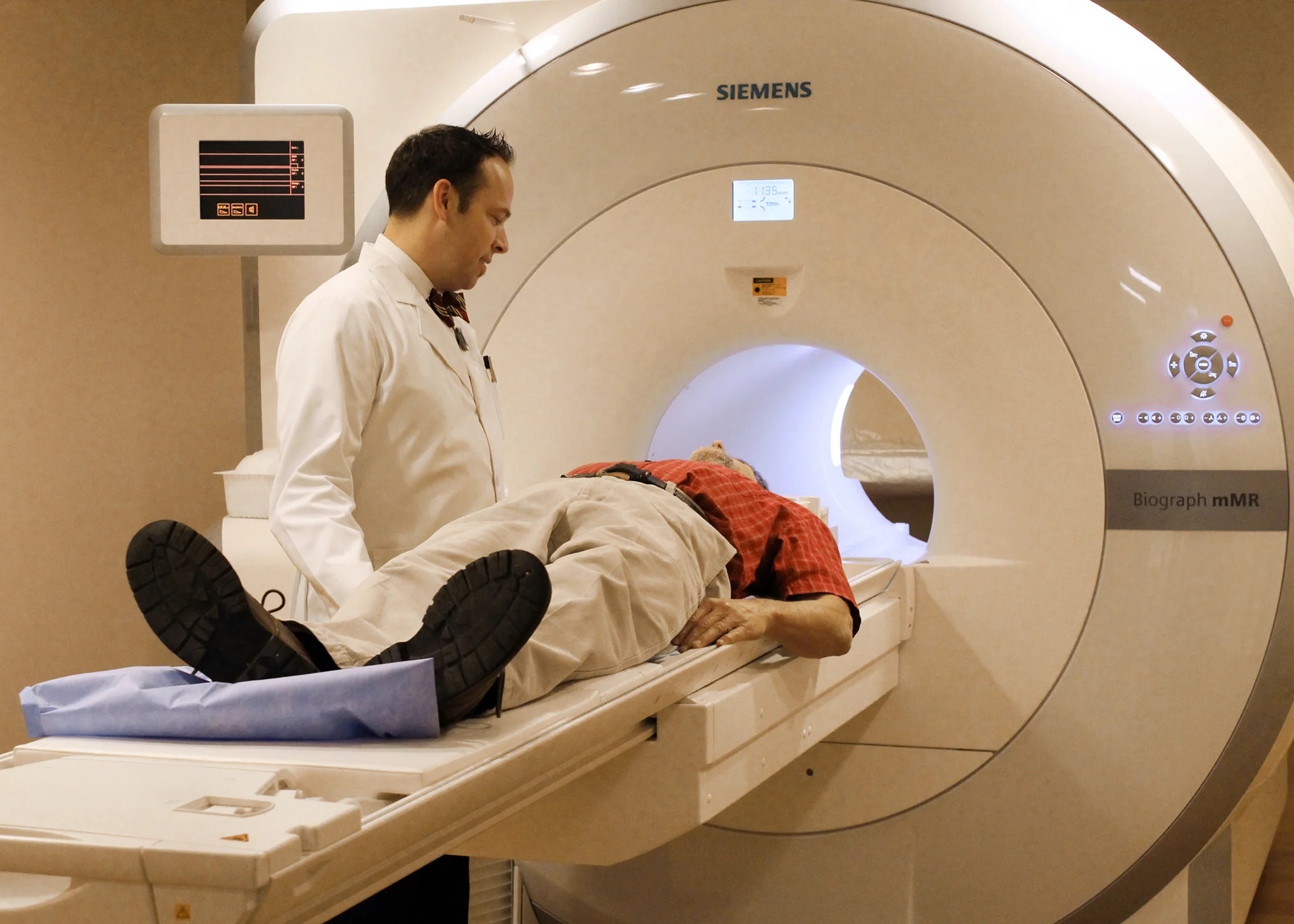 2011_cc_mri_pet_hi_ourfieldMODIF.jpg
