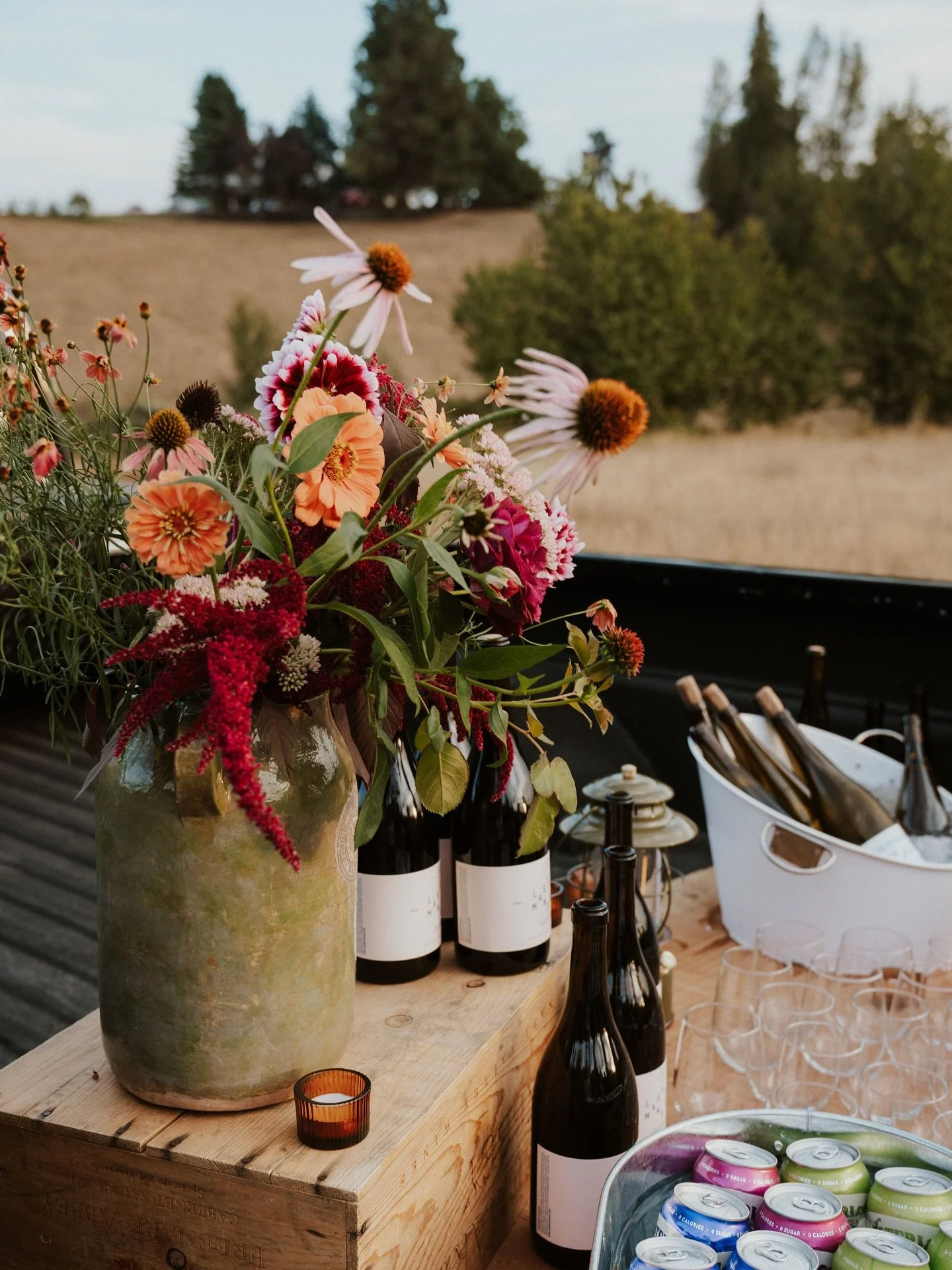 If you will stay close to nature, to its simplicity, to the small things hardly noticeable, those things can unexpectedly become great and immeasurable.

-Rainer Maria Rilke

〰️

a sweet snapshot by 📸 @krugercreative from 
F I E L D N O T E S @turtl