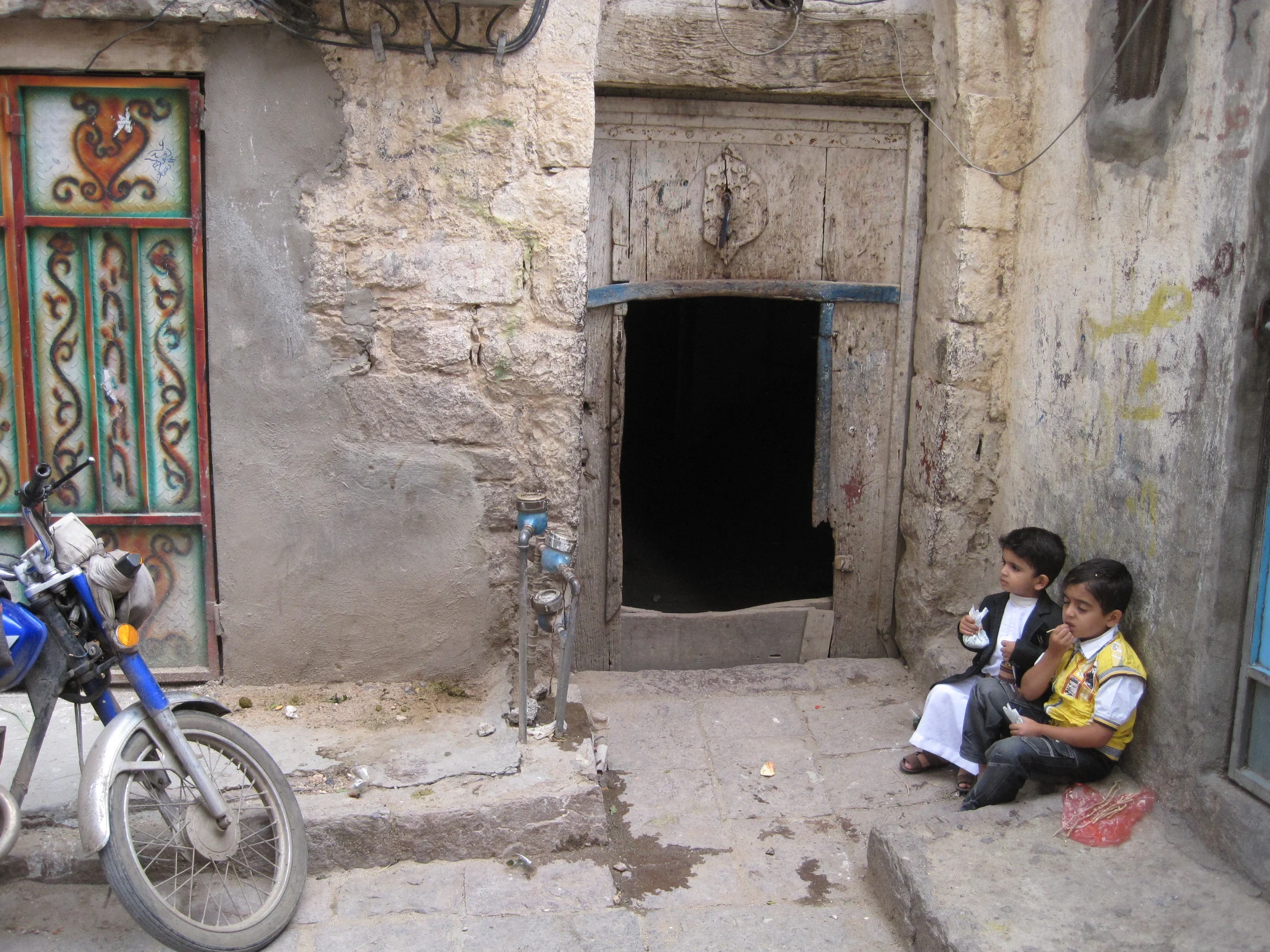 Two little boys in Ibb