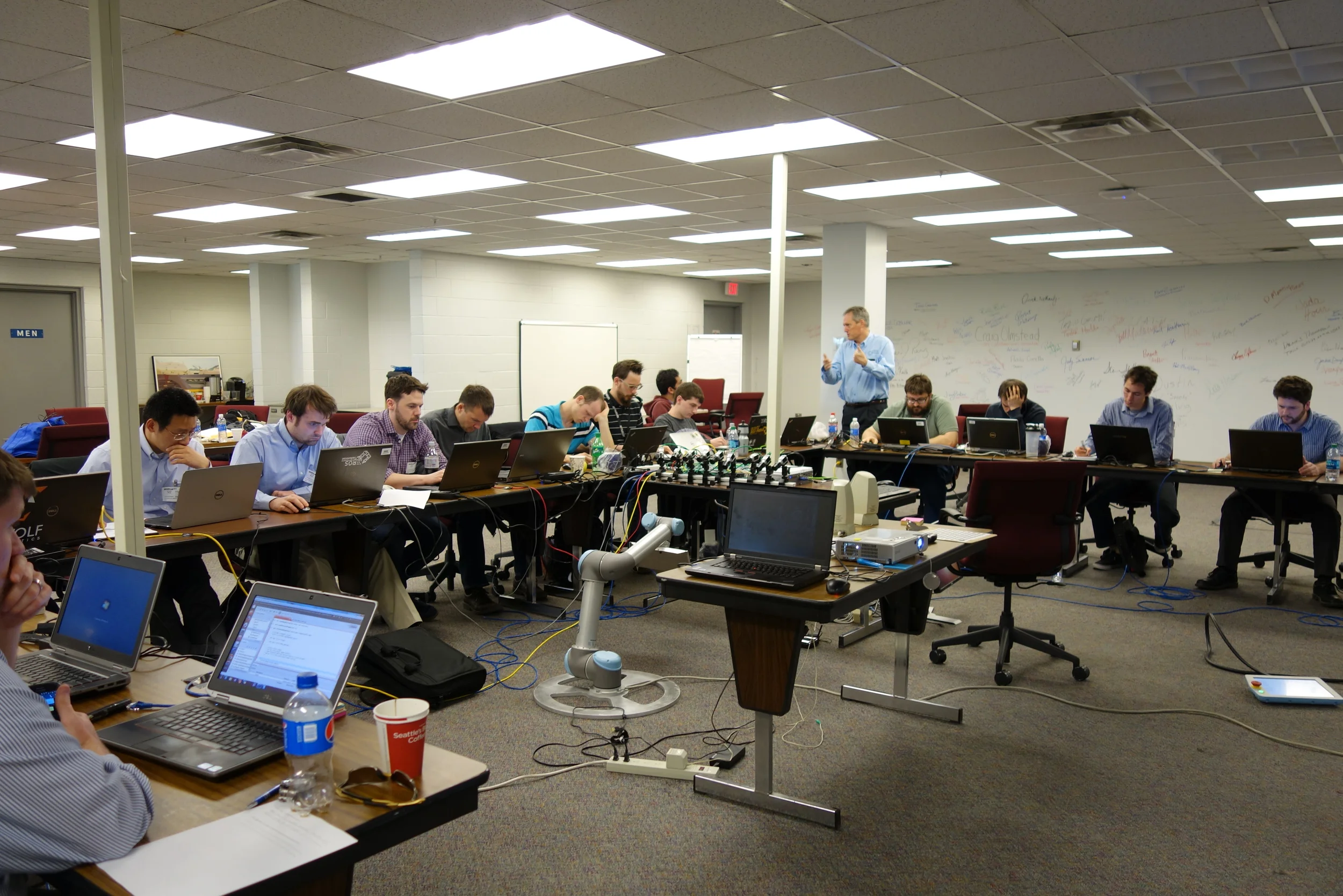 Advanced track class with cameras and robot setup for extrinsic calibration