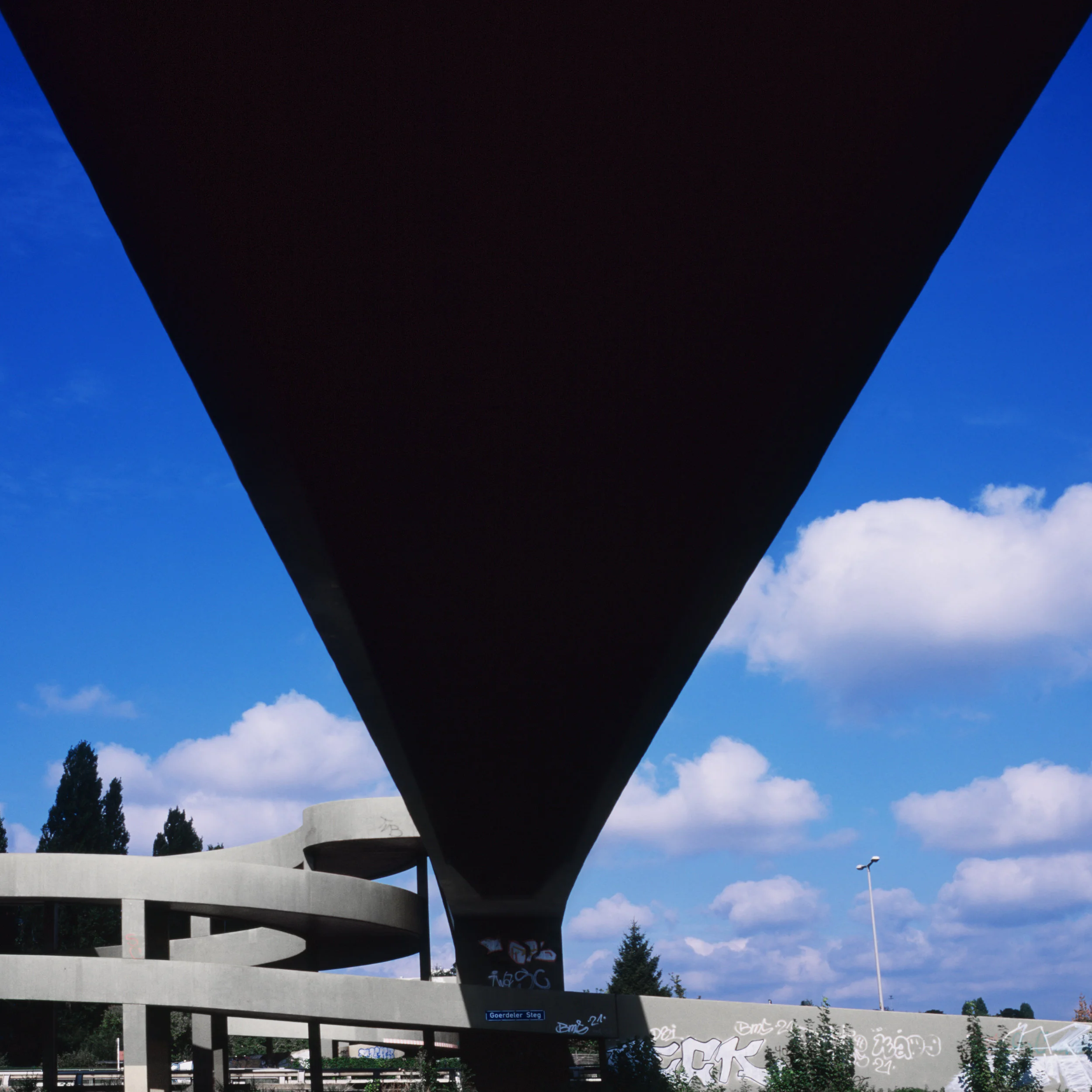 Berlin_Bridge_2.jpg
