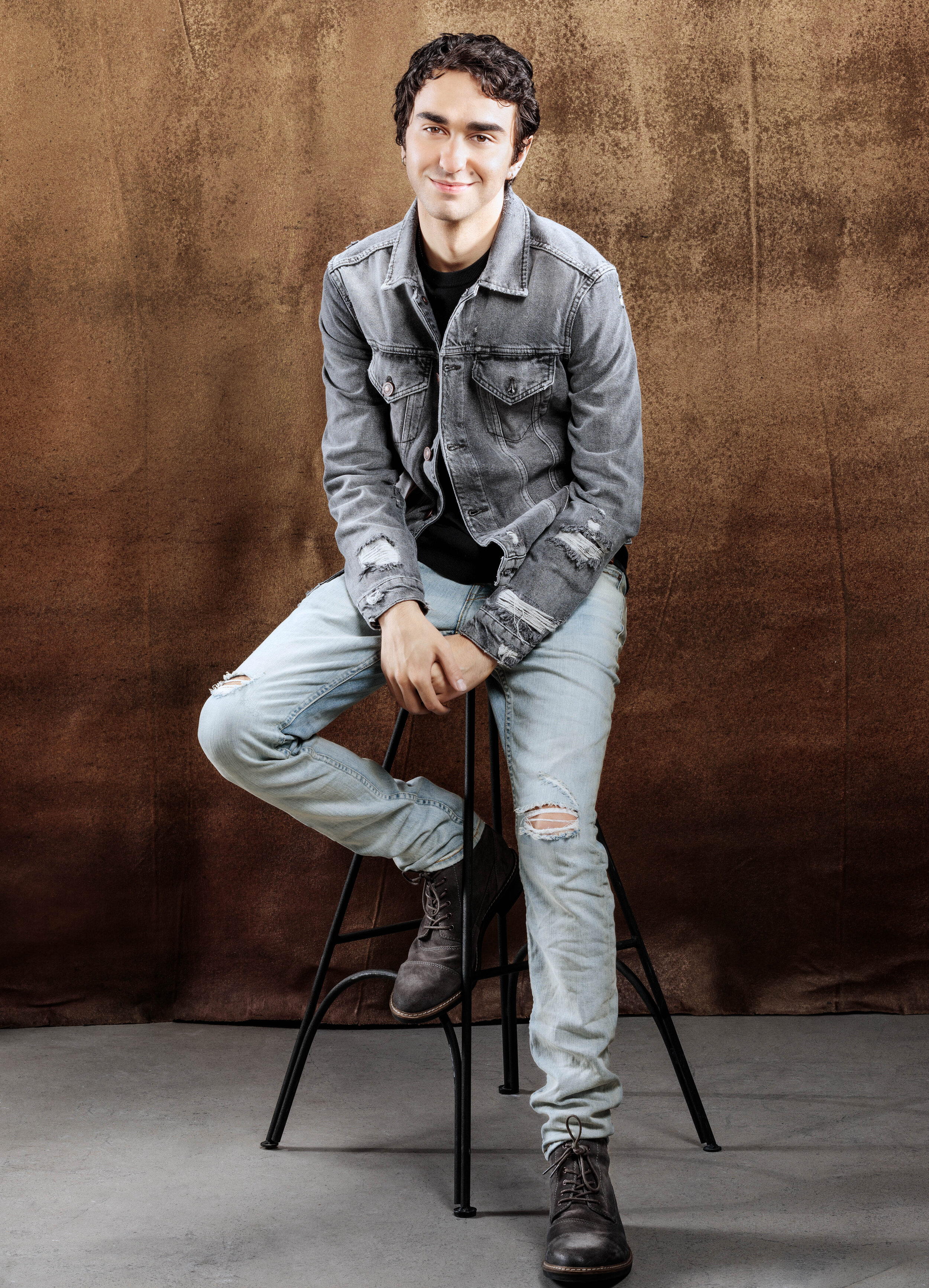 AlexWolff_TheWrap_0596_final.jpg