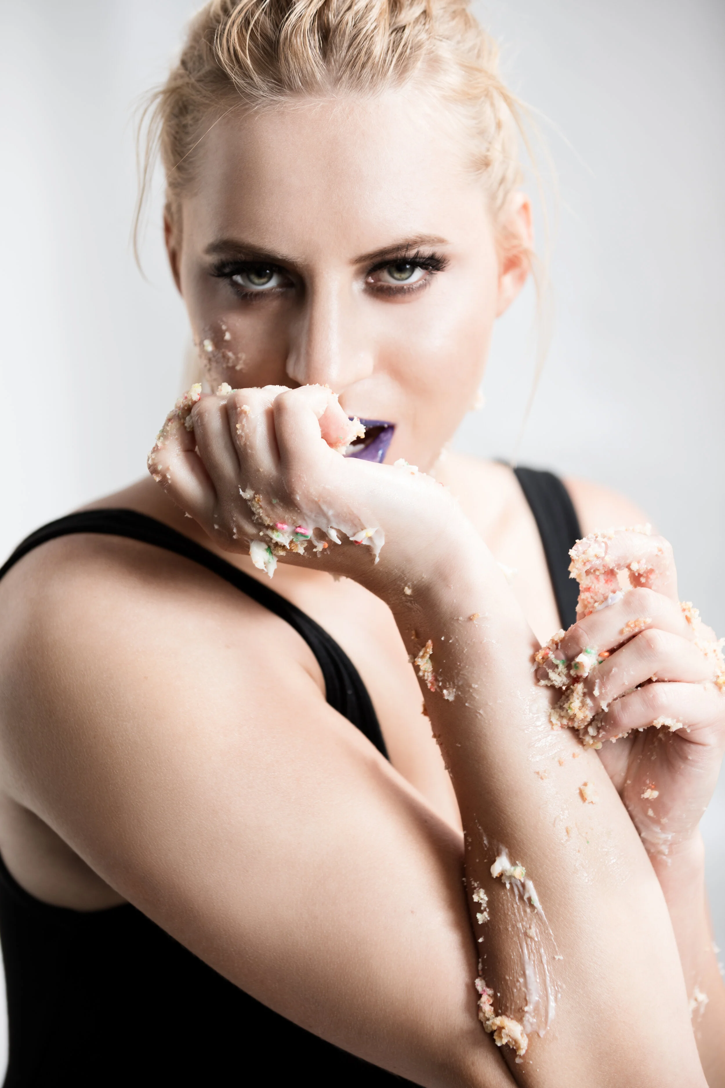 MayaDyaro_BeautyEditorial_6642_final.jpg