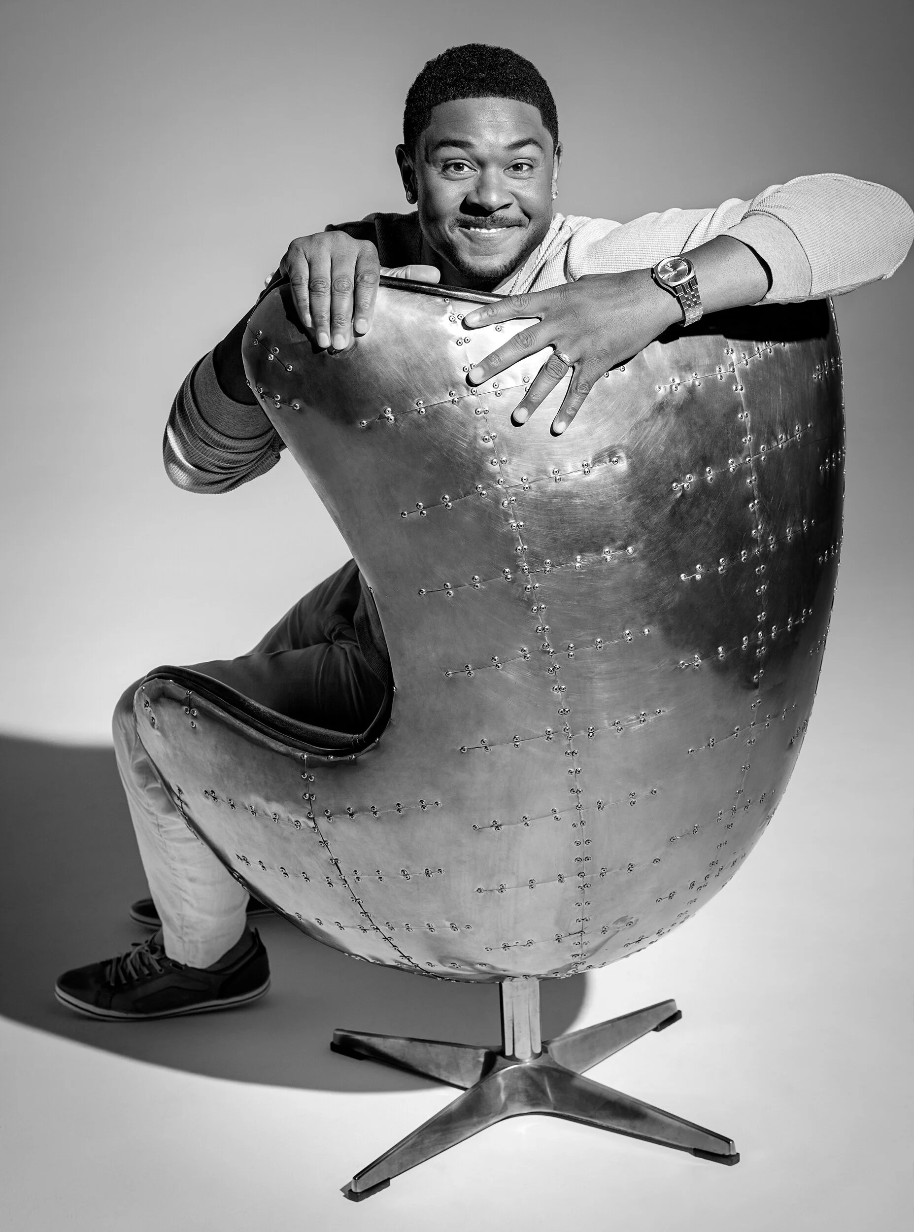 PoochHall_TheWrap_7465_BW_final.jpg
