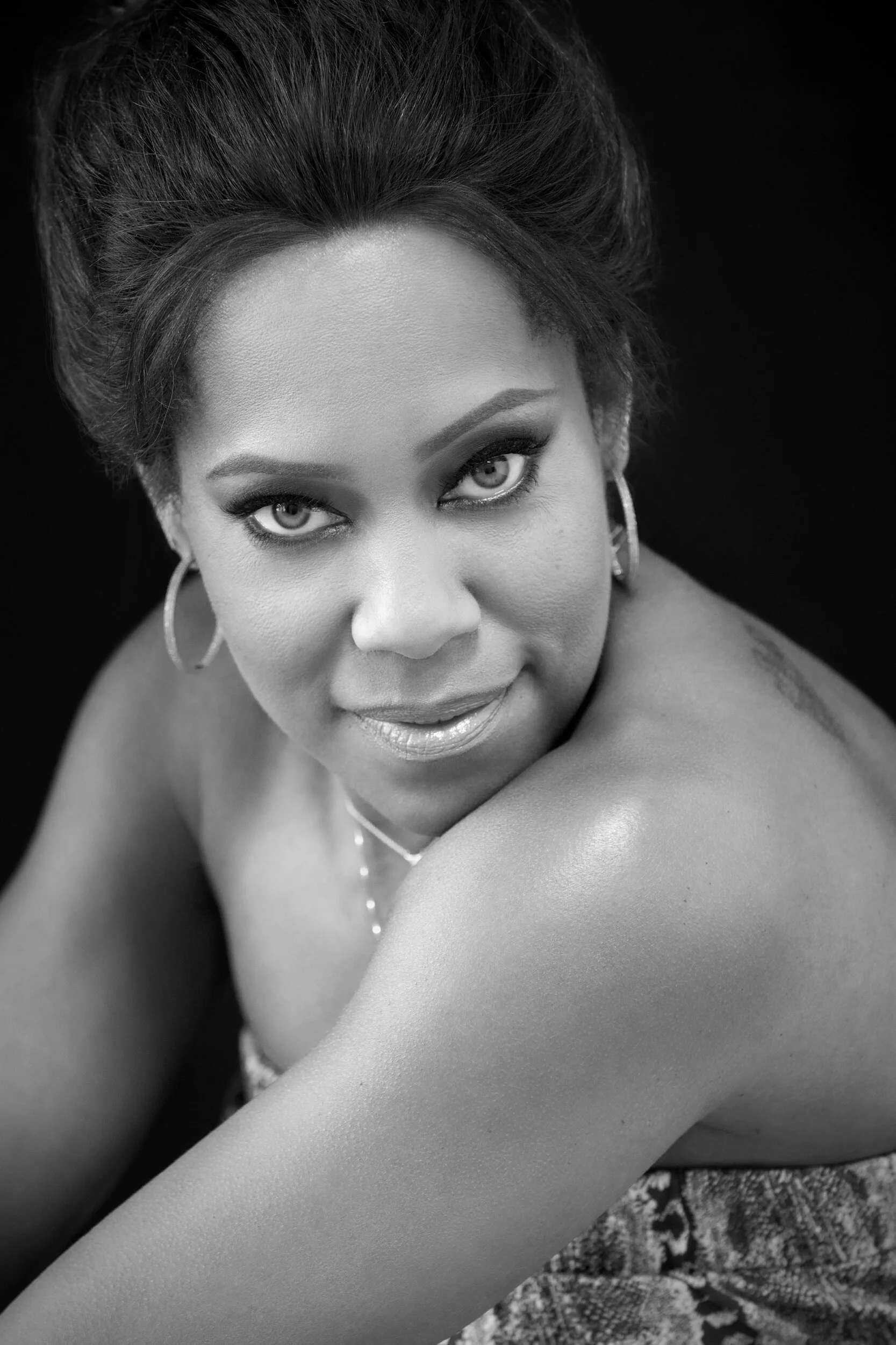 ReginaKing_TheWrap_6830_BW_final.jpg