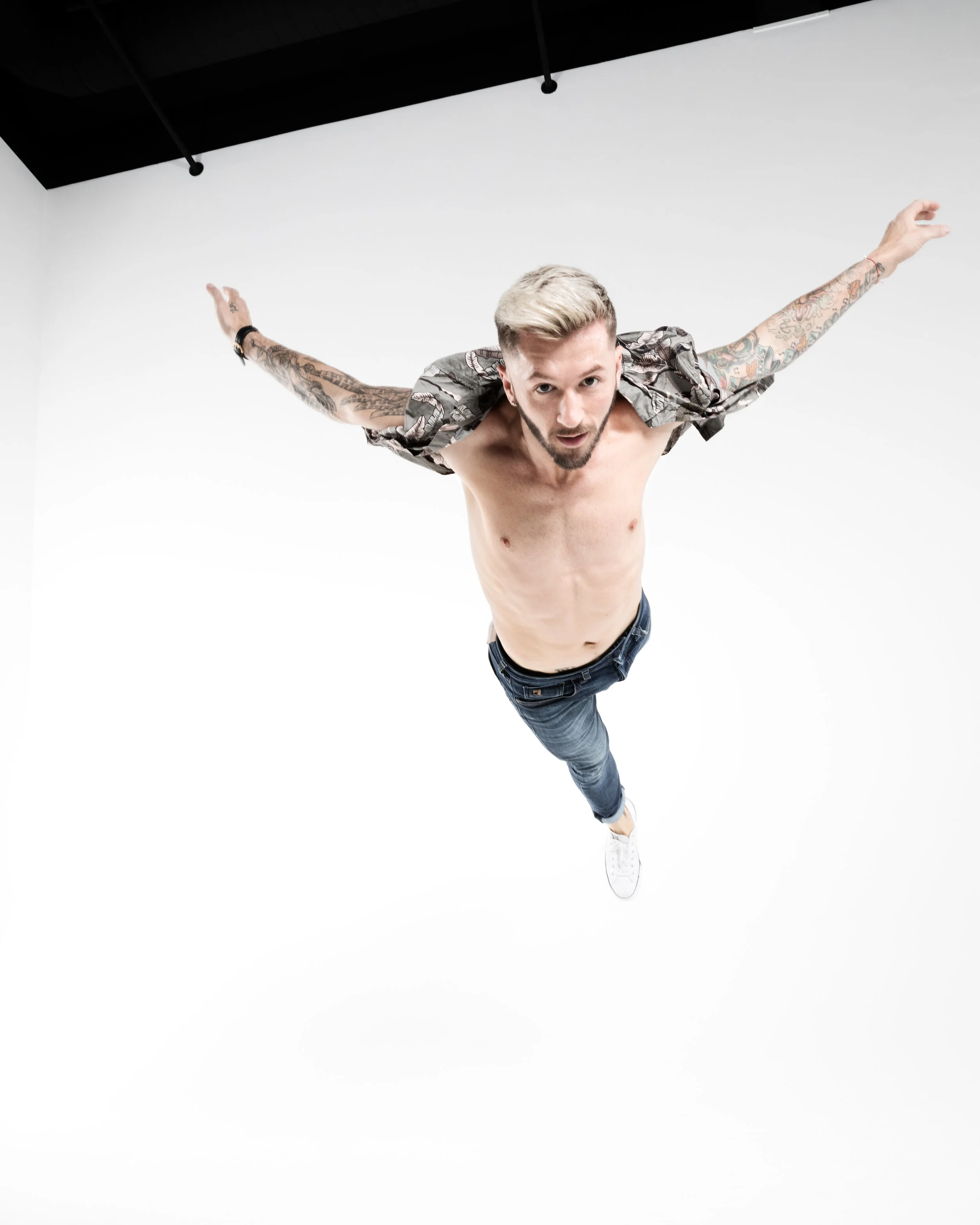 TravisWall_TheWrap_8470_final.jpg