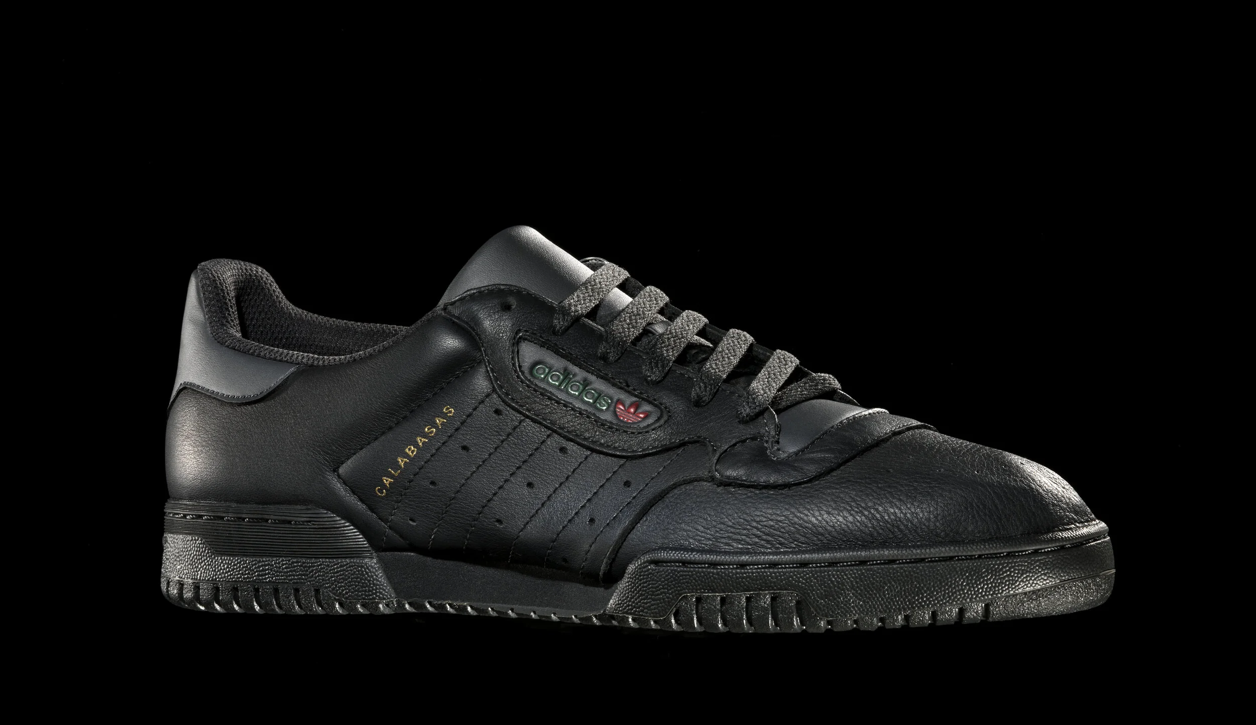 Adidas_yeezy_Sneaker.jpg